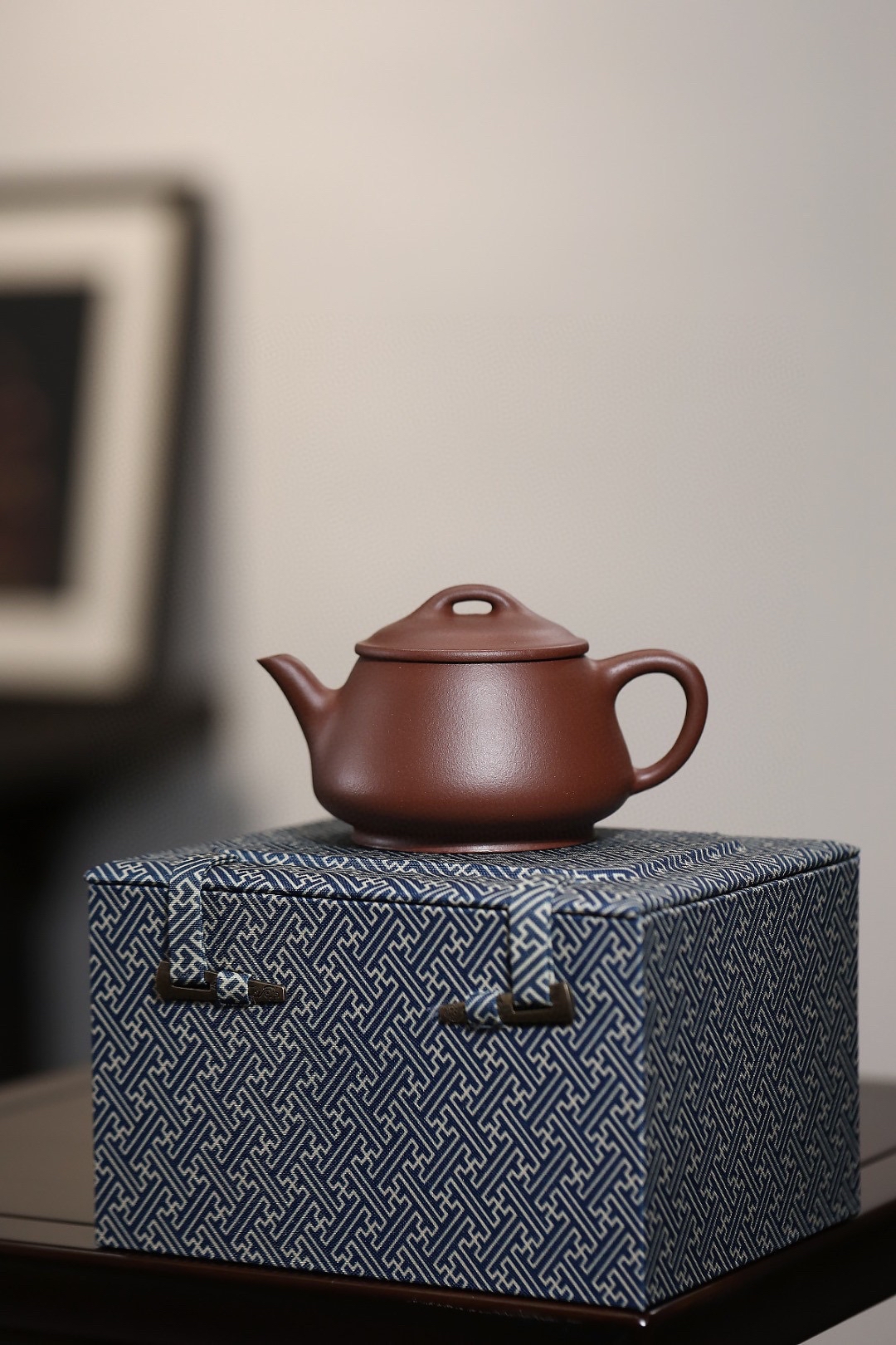 判断紫砂壶真假优劣,不像喝口茶那么简单.何况紫砂壶业界