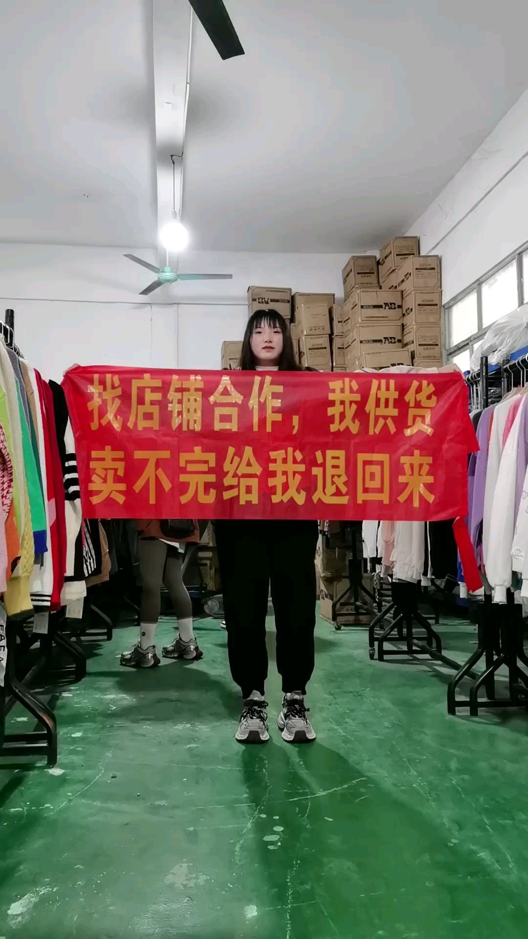 小本生意摆地摊赚钱吗(小本生意摆地摊做什么好)