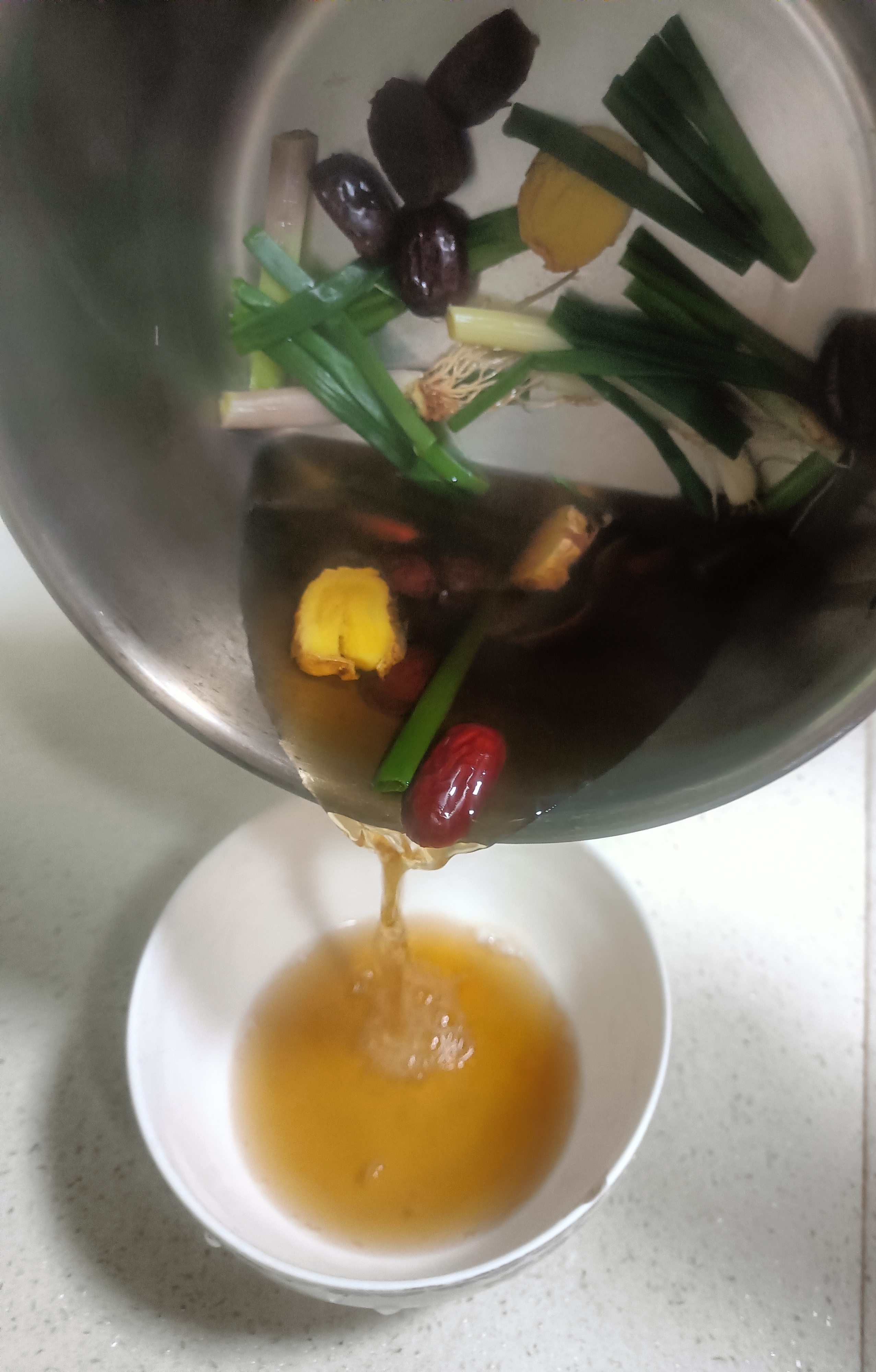 姜枣茶+葱 这几天我受了风寒有点感冒和咳嗽而且是干咳无痰一咳