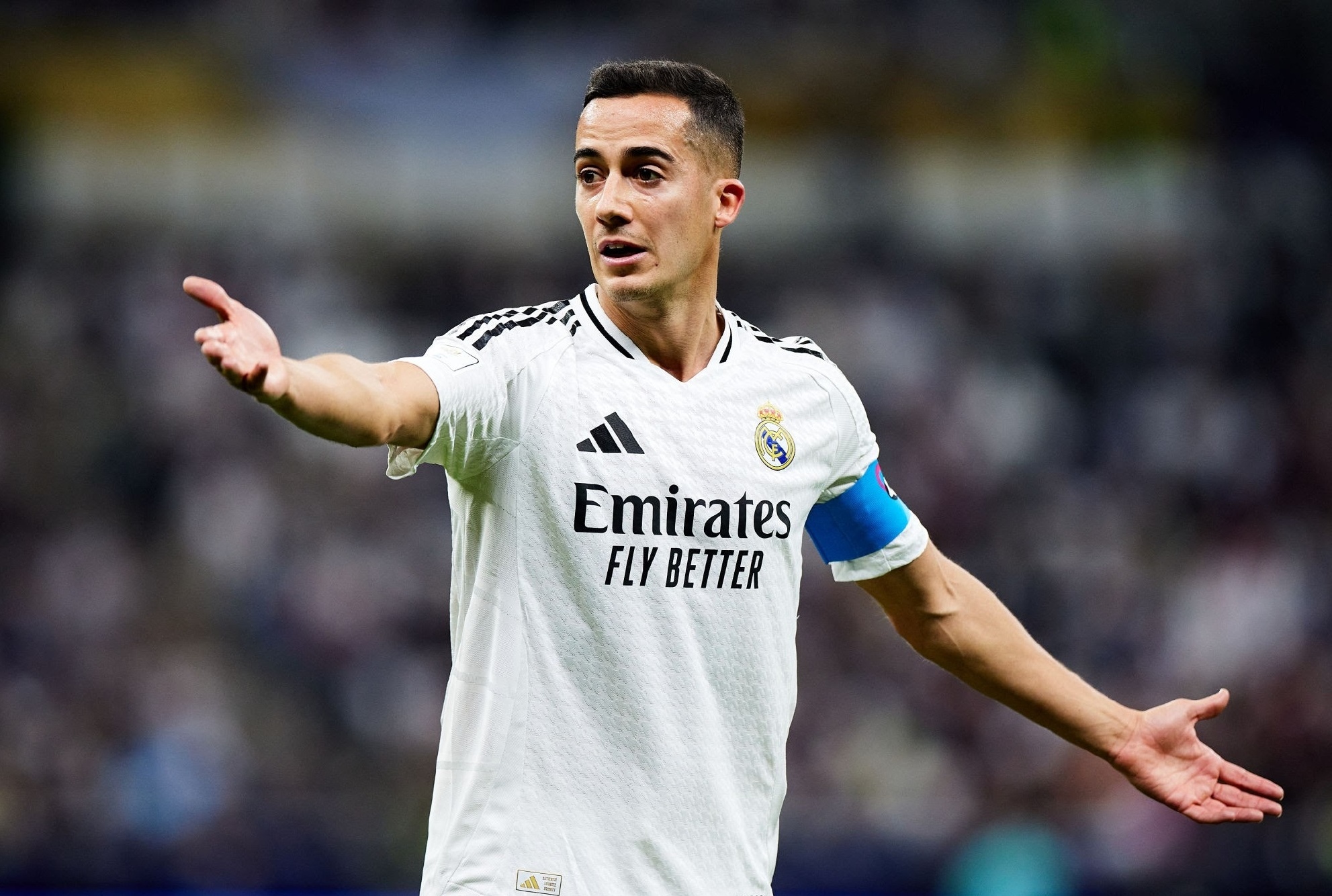 皇马右后卫告急,冬窗瞄准米兰双雄3将,或提前回购希门尼斯