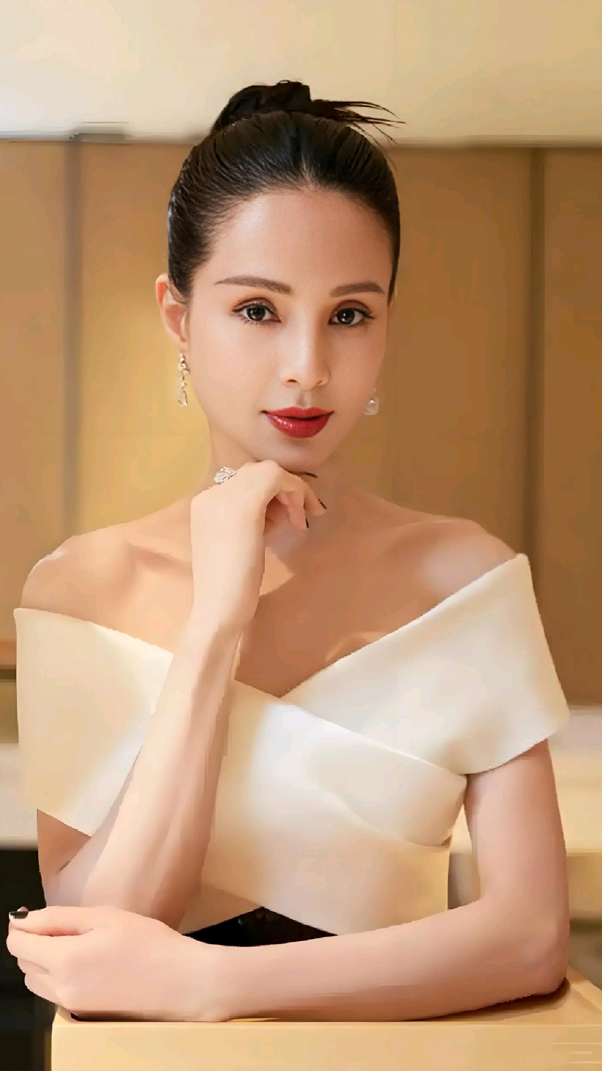 救命!李若彤怎么还和当年那个姑姑一样美!