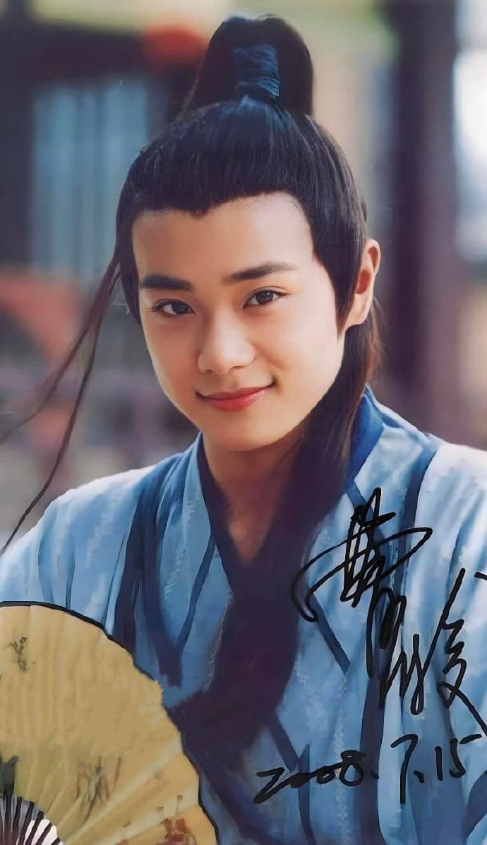 大家的竹马曹骏不仅上桌了,还上大桌啦!