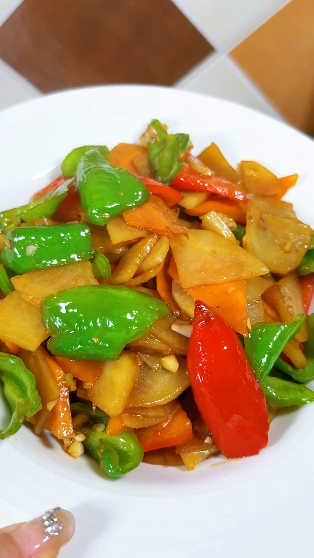 老妹点的经典家常菜土豆片炒辣椒 素菜也可以很好吃