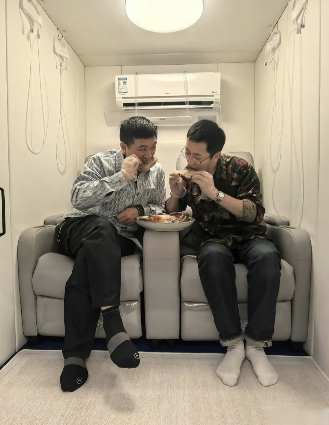 在杨子镜头里面留几手都变帅了