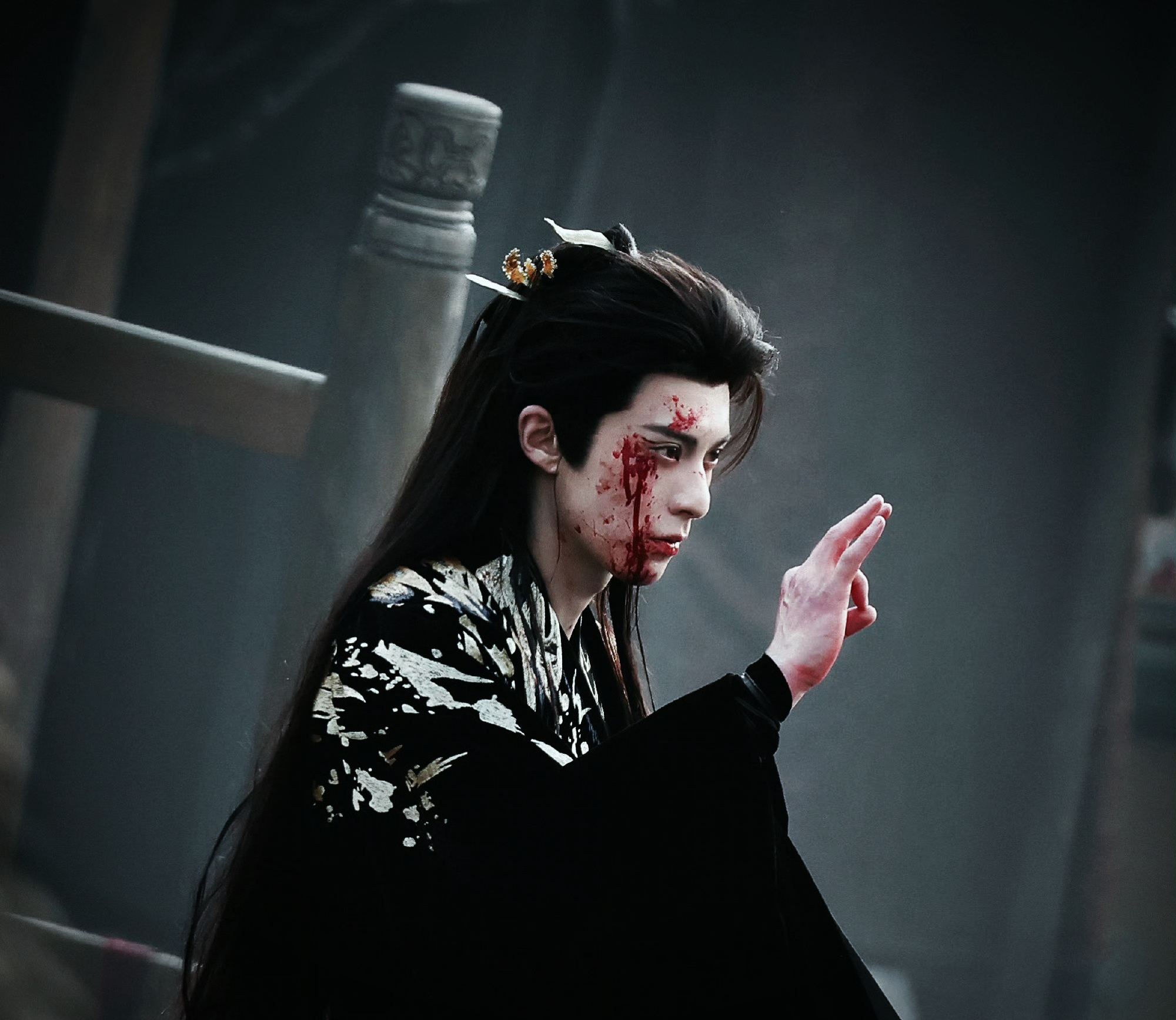 王鹤棣战损美成啥了 突然想起之前《遇龙》中的尉迟龙炎 被全网嘲再到