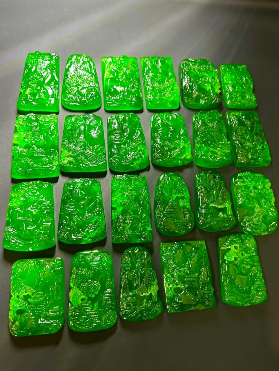 清代皇家老翡翠牌子