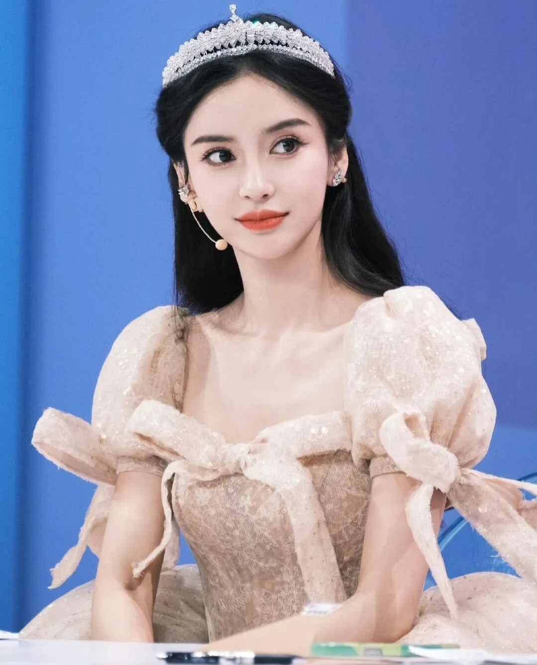 杨颖是真挺好看的吧?是娱乐圈的活体滤镜吧演技是不是有点偏科?