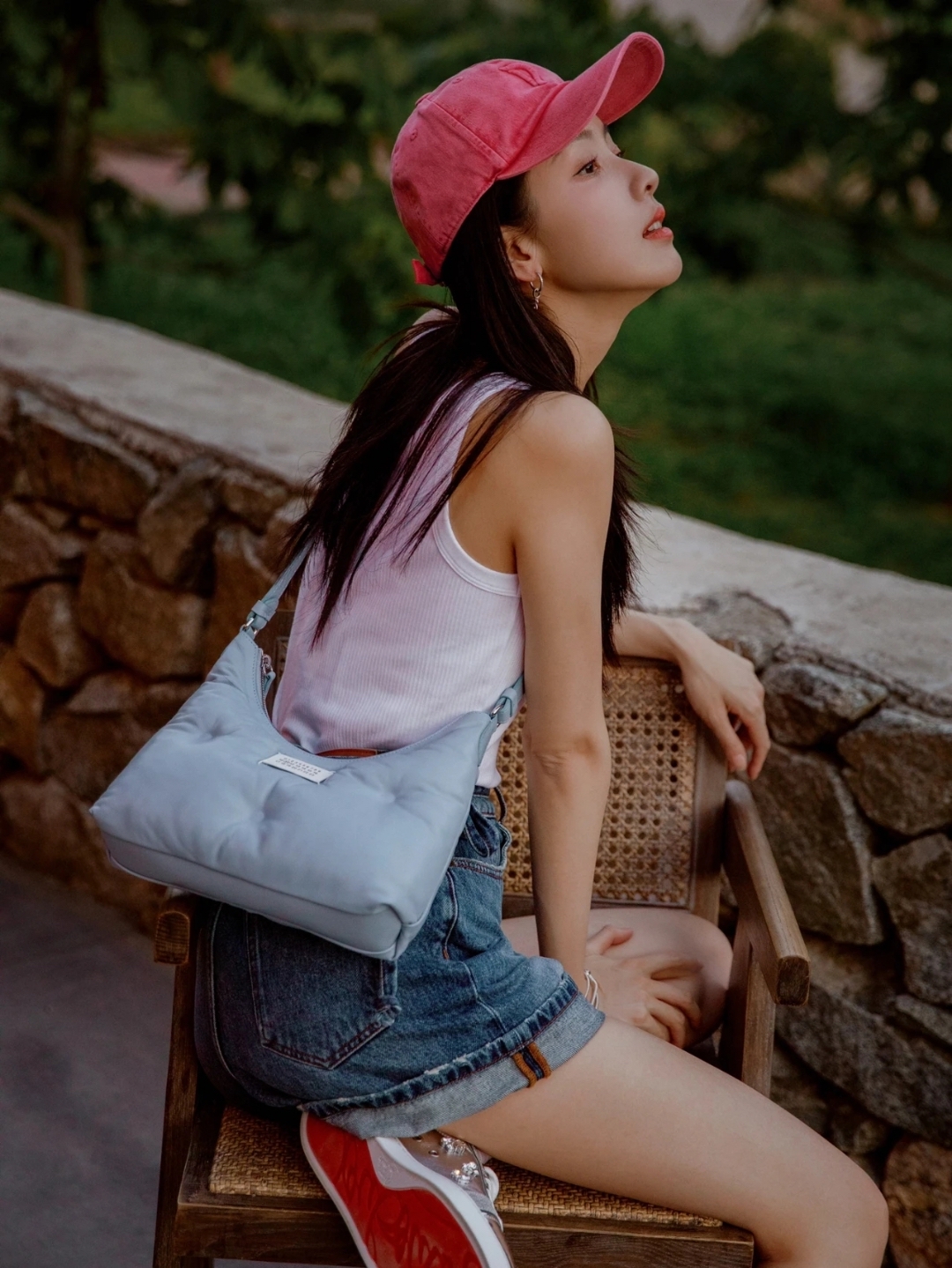 陈都灵jk装靠美腿火出圈学生女神当之无愧章若楠的初恋脸这次要输