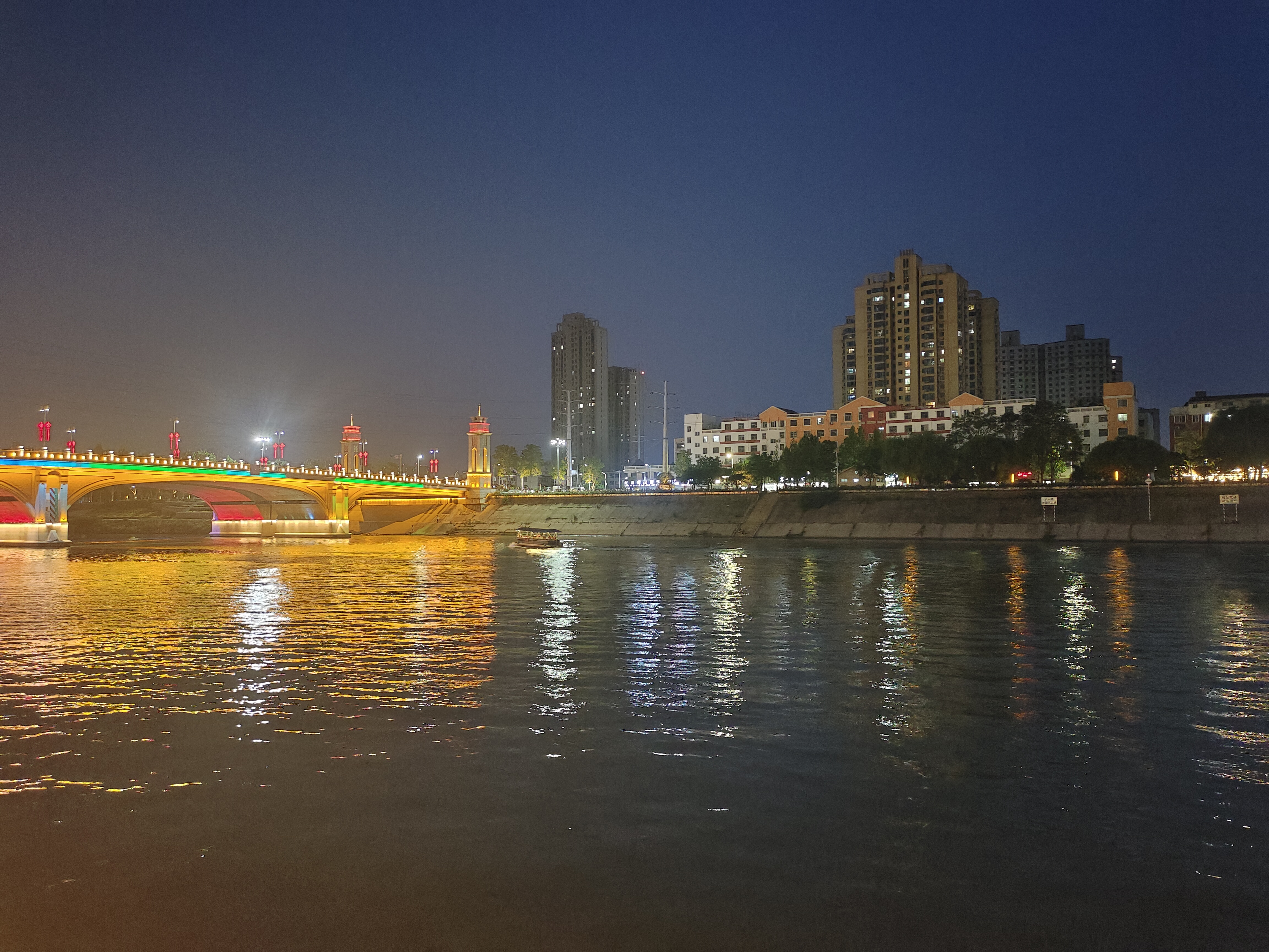 今年河南历史类本科划定的分数线是471分,但并不