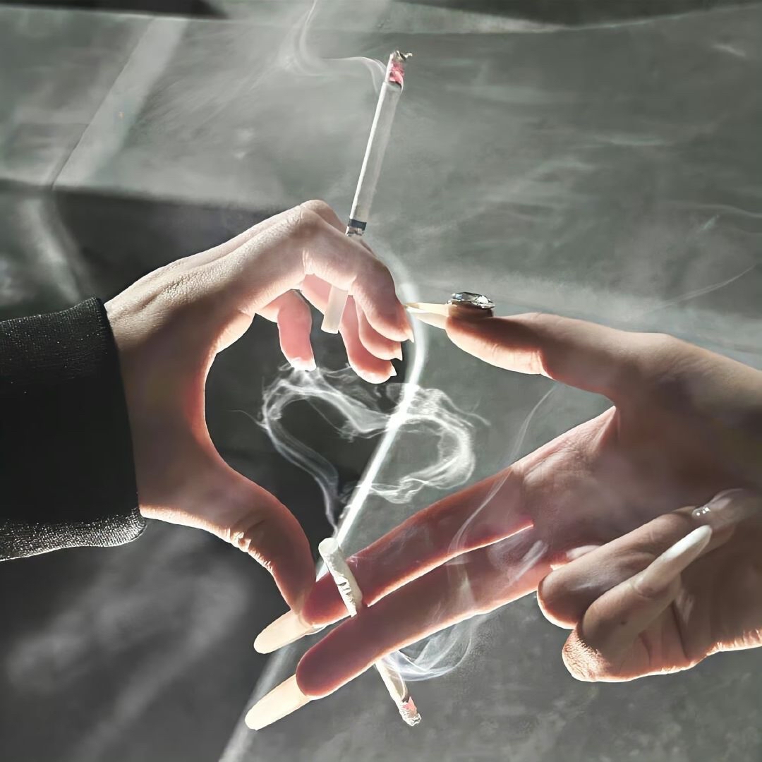 过年的时候我爸搬柴火,我过去帮他,我爸大惊失色说