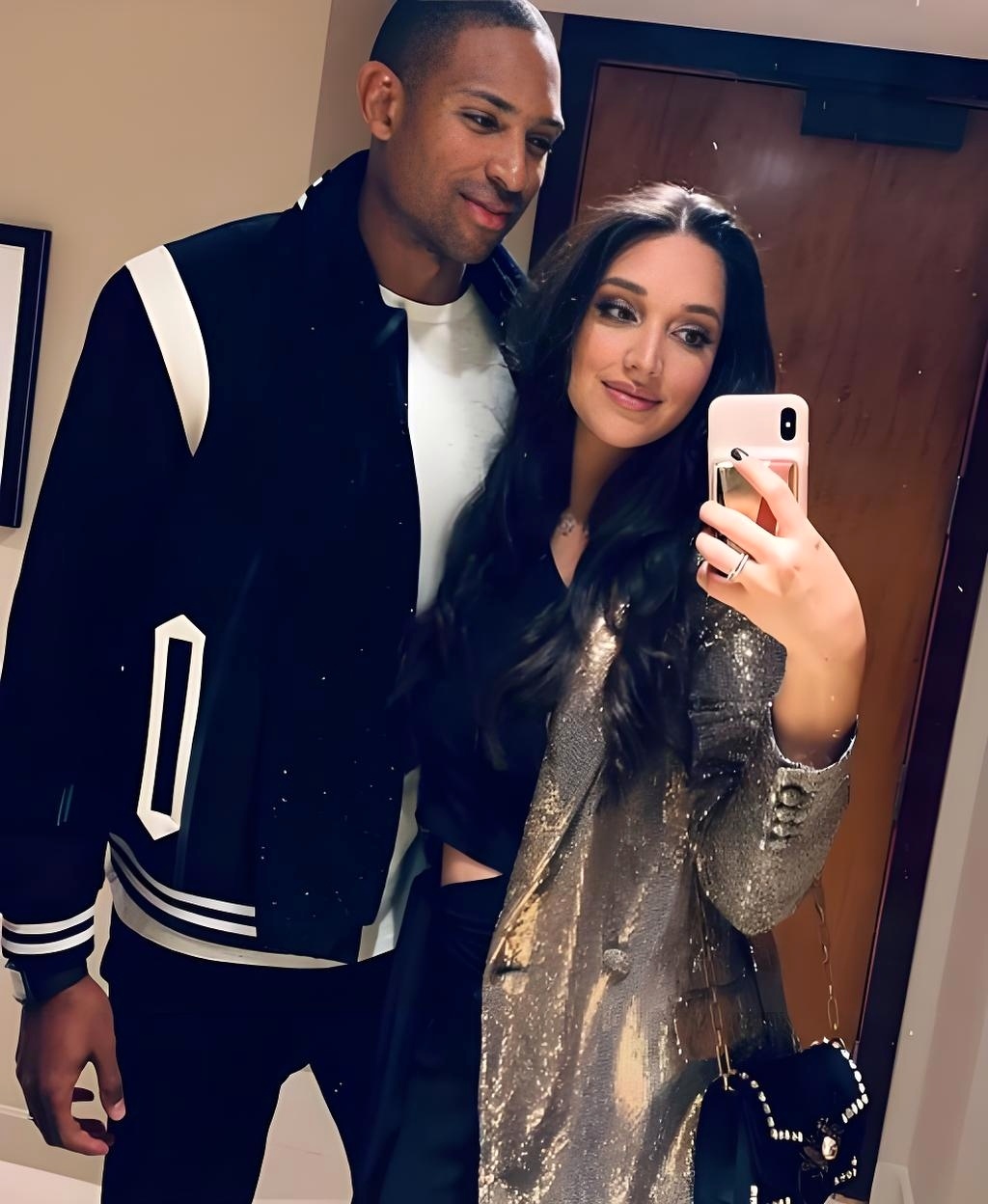 nba老将艾尔·霍福德与妻子艾米莉亚·维嘉即将迎来他们的第六个孩子