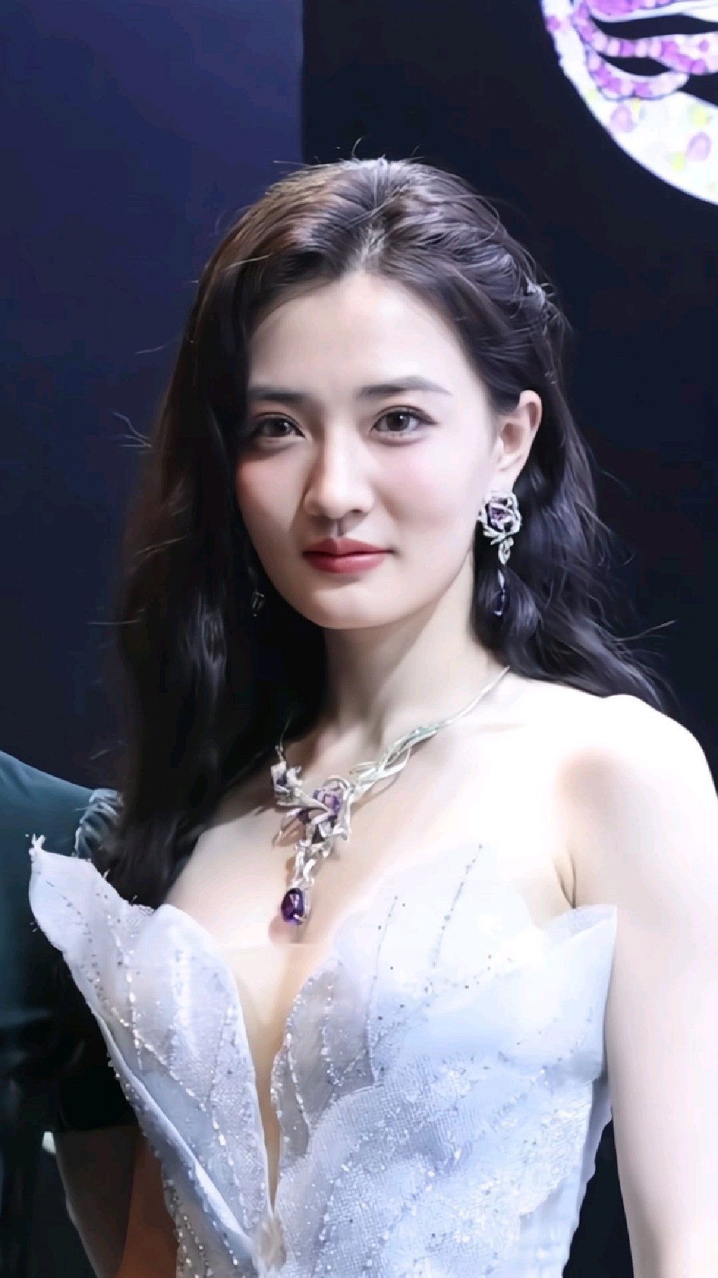 90后徐璐,毕业于解放军艺术学院,参演过多部经典,妥妥的实力派