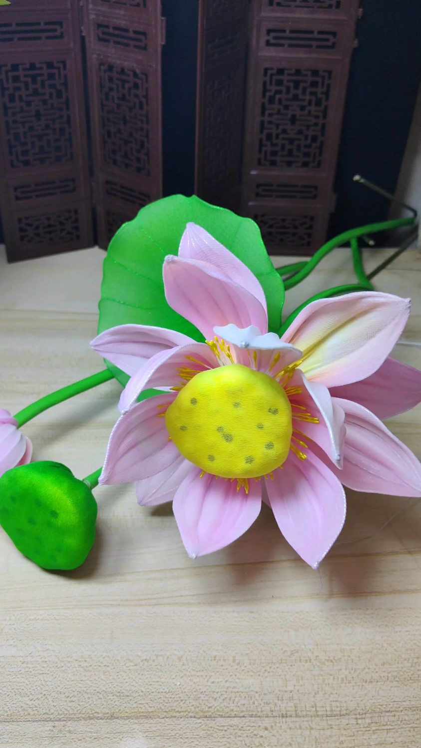 手工丝网花荷花成品,美美的花当然要多欣赏几遍