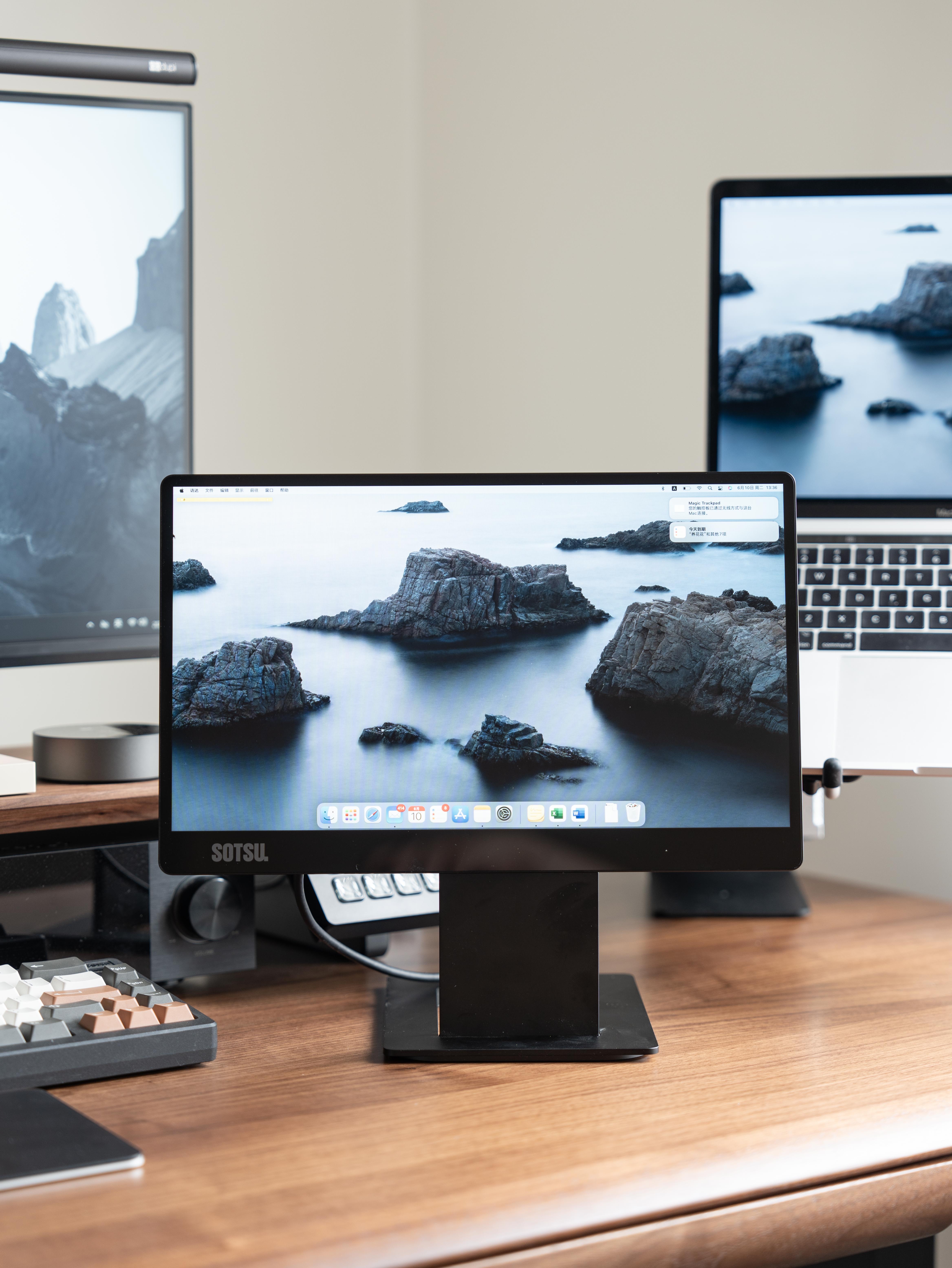 随着某大牌全面屏笔记本的火爆,大显示屏,或者是双屏随身电脑的讨论又