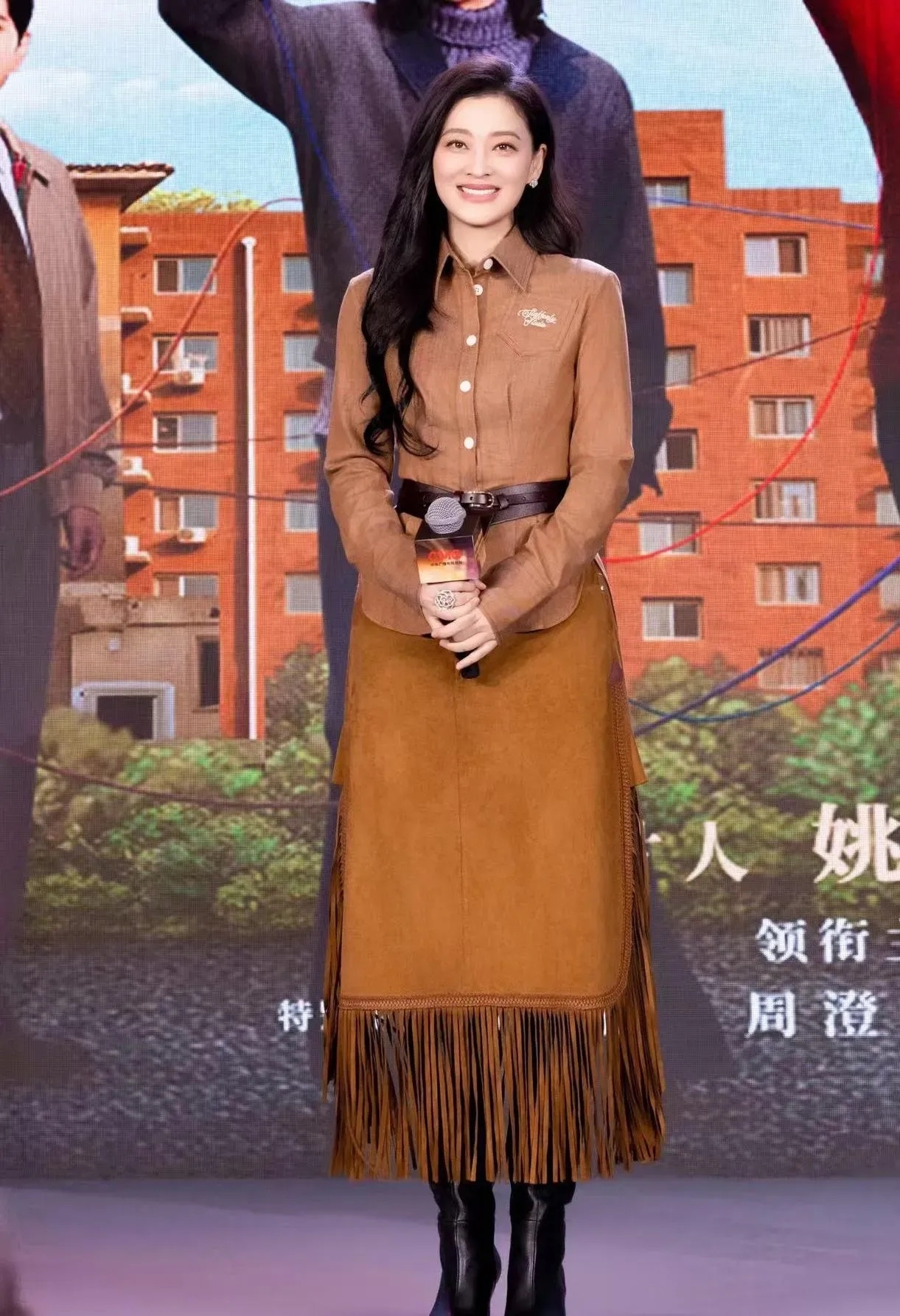 50岁的梅婷直接把美拉德风穿出了减龄穿搭教科书的既视感