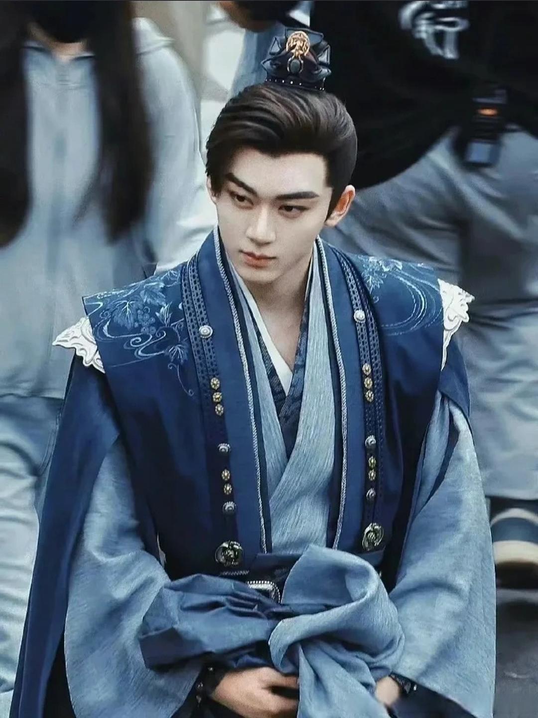 折腰,无忧渡,青簪行,都有着落了,可是我的云起时