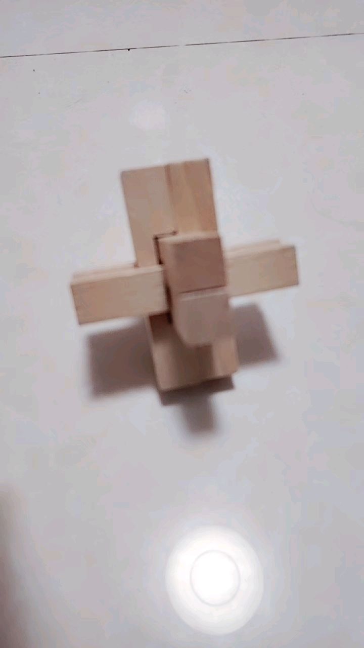 鲁班锁六根旋转锁