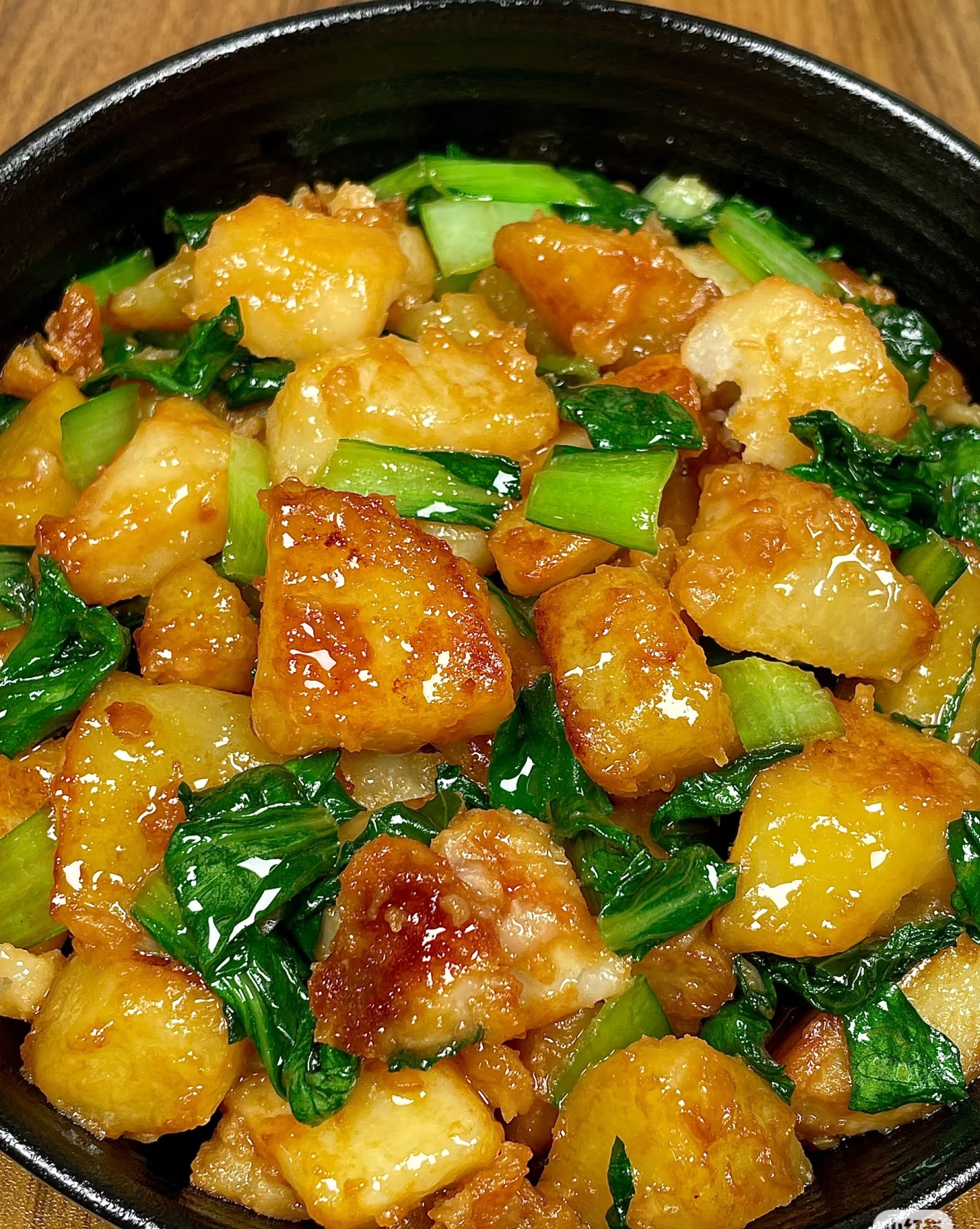 在忙碌日常里,这道土豆片炒青菜是温暖慰藉