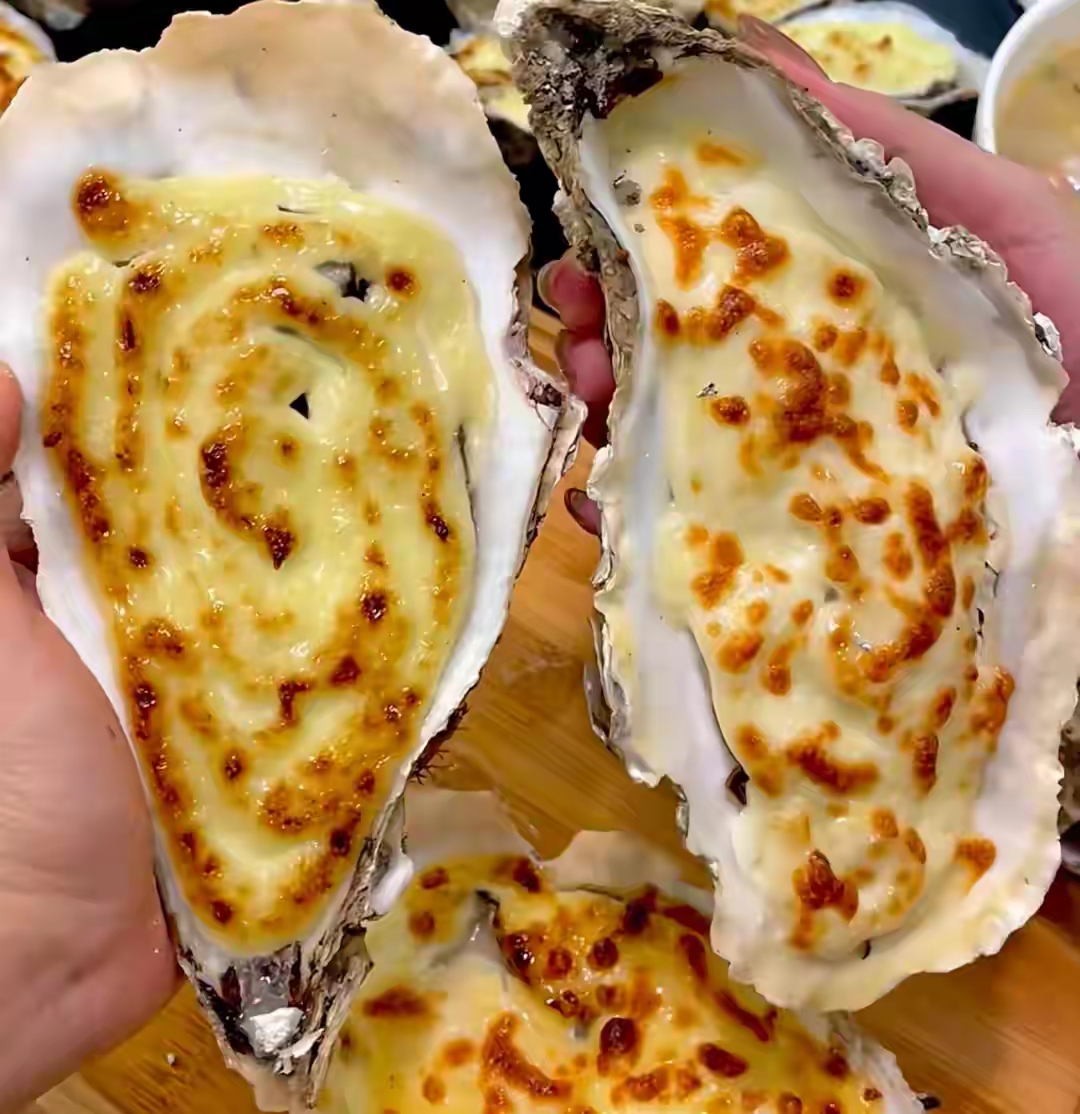 必点蒜蓉烤生蚝原味最显鲜甜湿辣牛肉