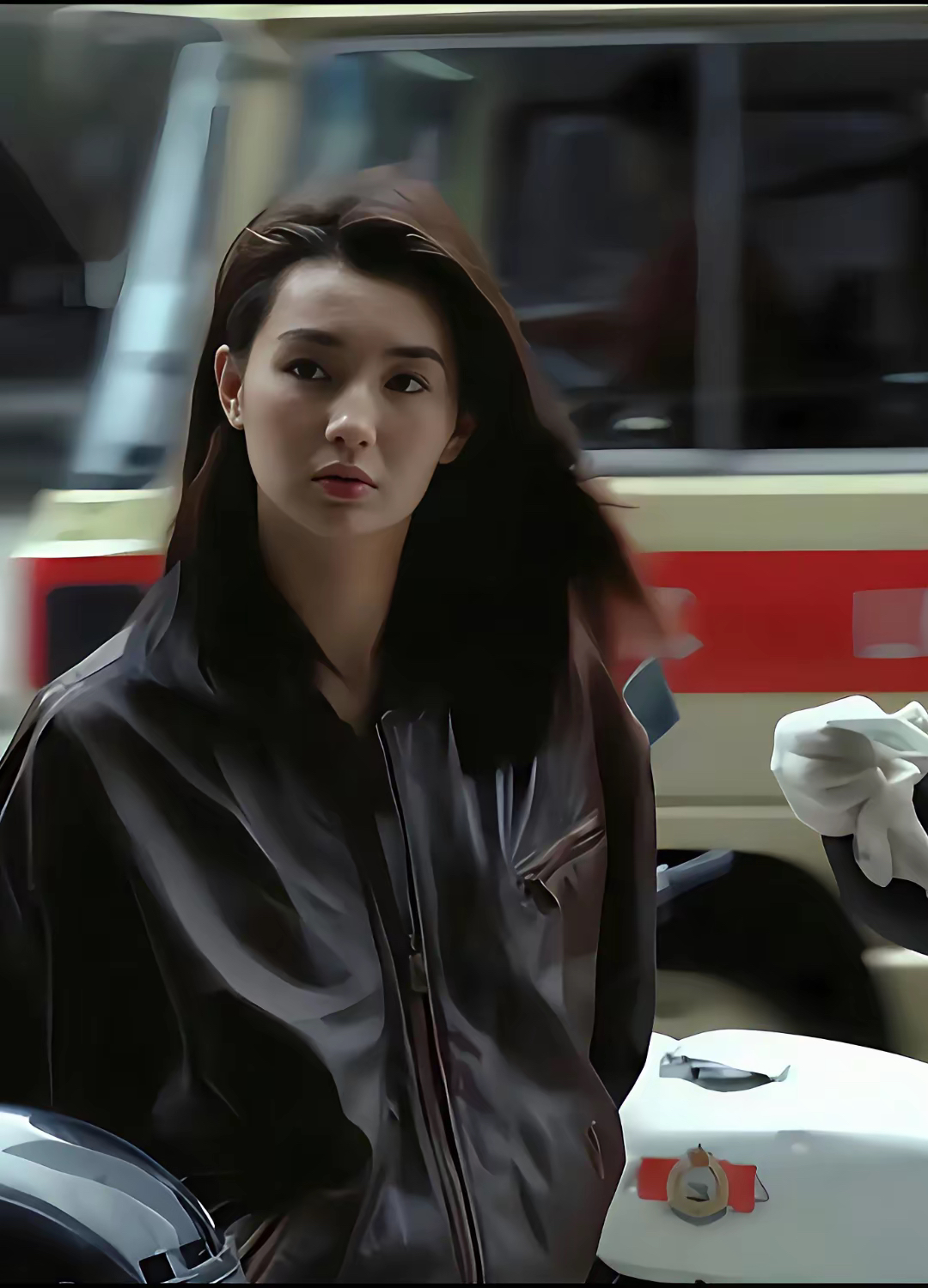 热点新知# 张曼玉穿皮衣的旧照又被翻出来,网友直呼这才是她颜值巅峰