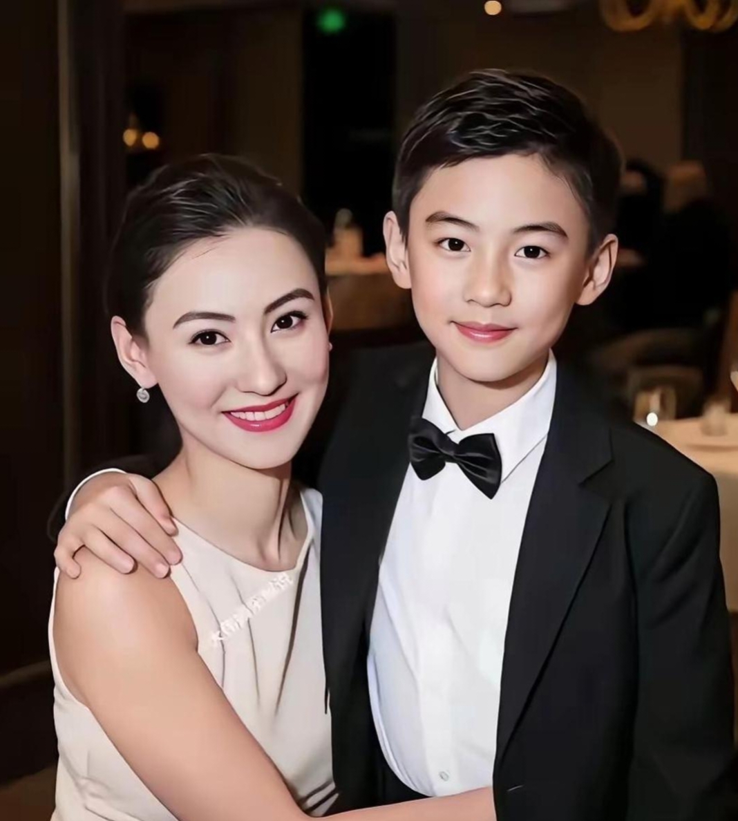 大哥 lucas 打篮球有型,早年读超贵幼儿园