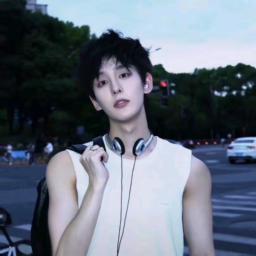 甄选头像|壁纸 真人男头系列 超酷超帅 氛围感超绝