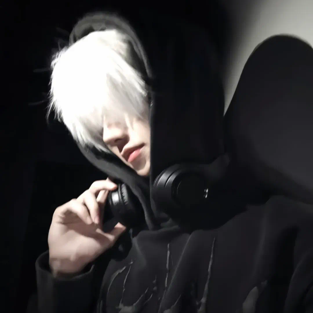 甄选头像|壁纸 真人男头系列 超酷超帅 氛围感超绝