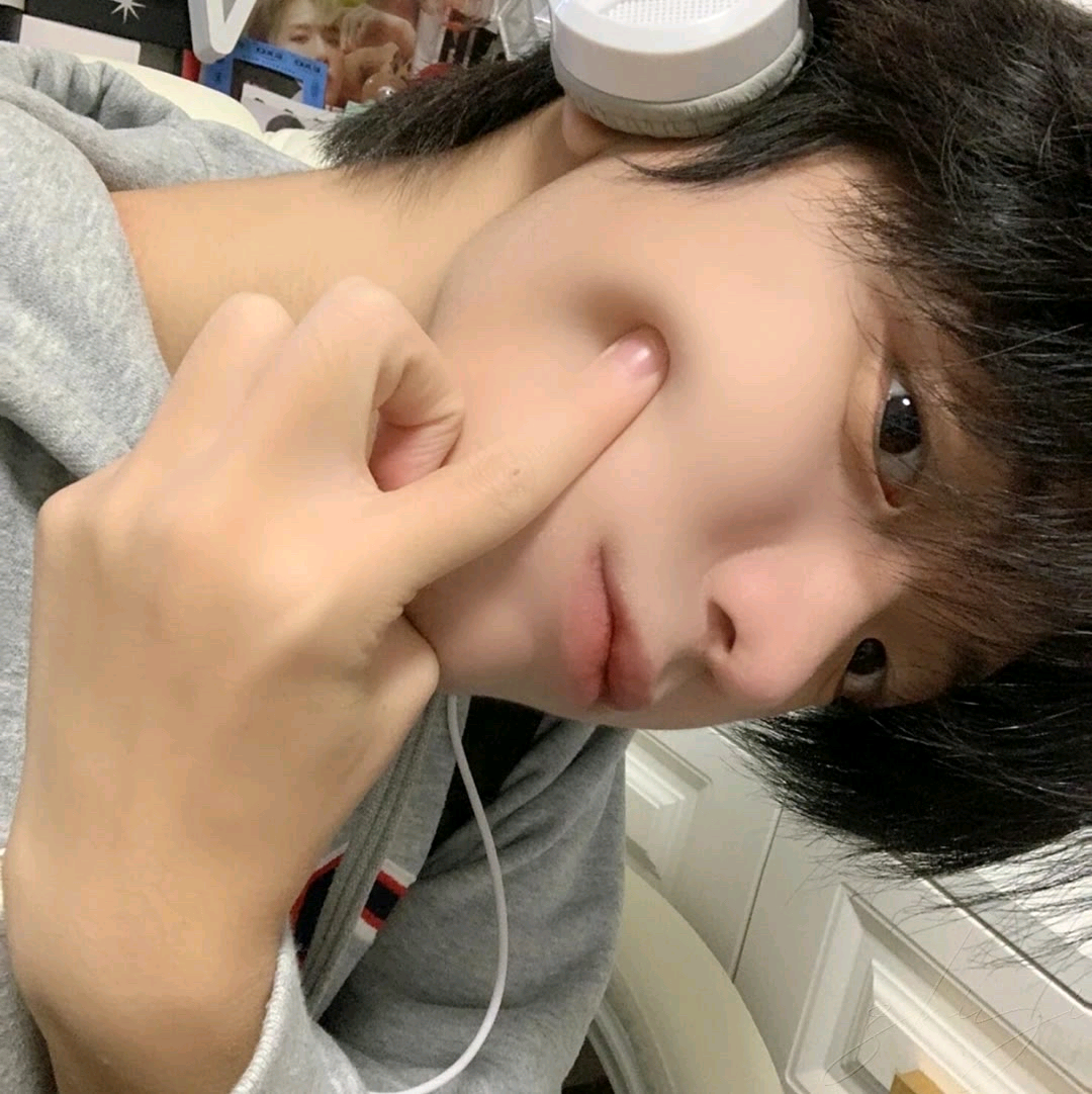 甄选头像|壁纸 真人男头系列 超酷超帅 氛围感超绝