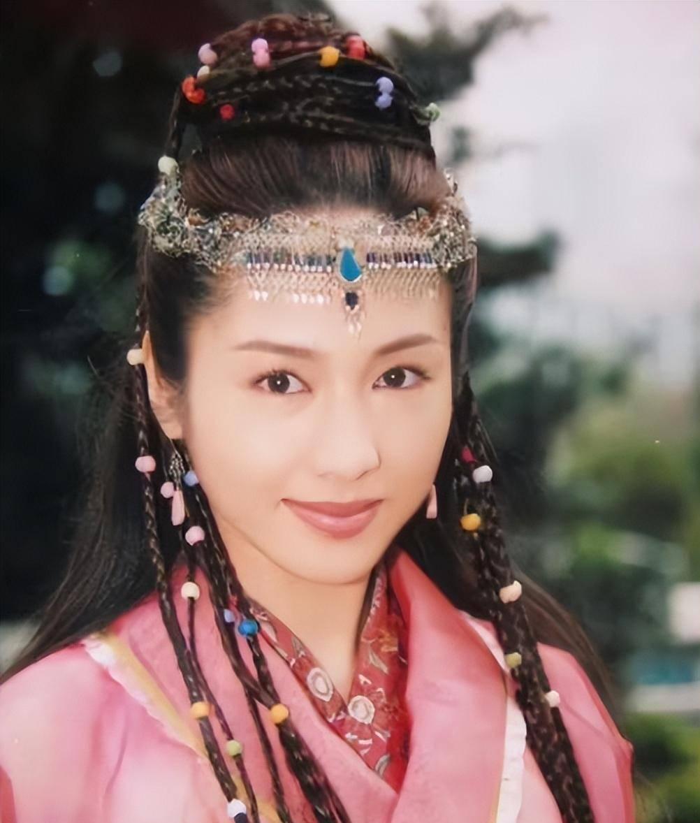 这部剧已被多次翻拍为不同版本,然而在观众心中,黎姿饰演的赵敏始终是