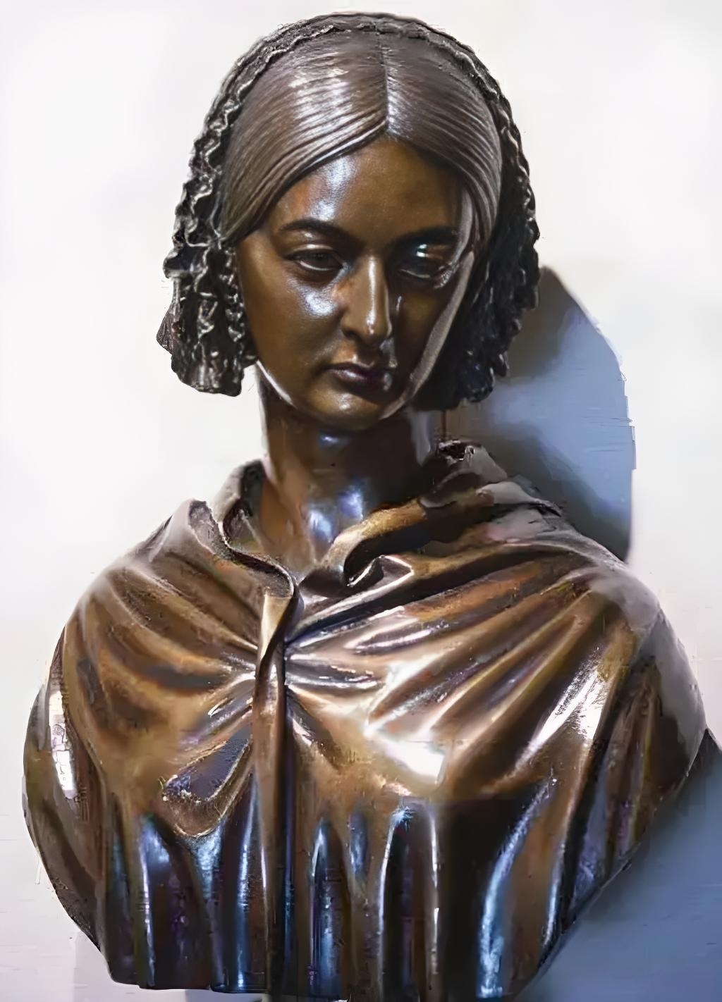 南丁格尔:护理事业的开创者与不朽传奇