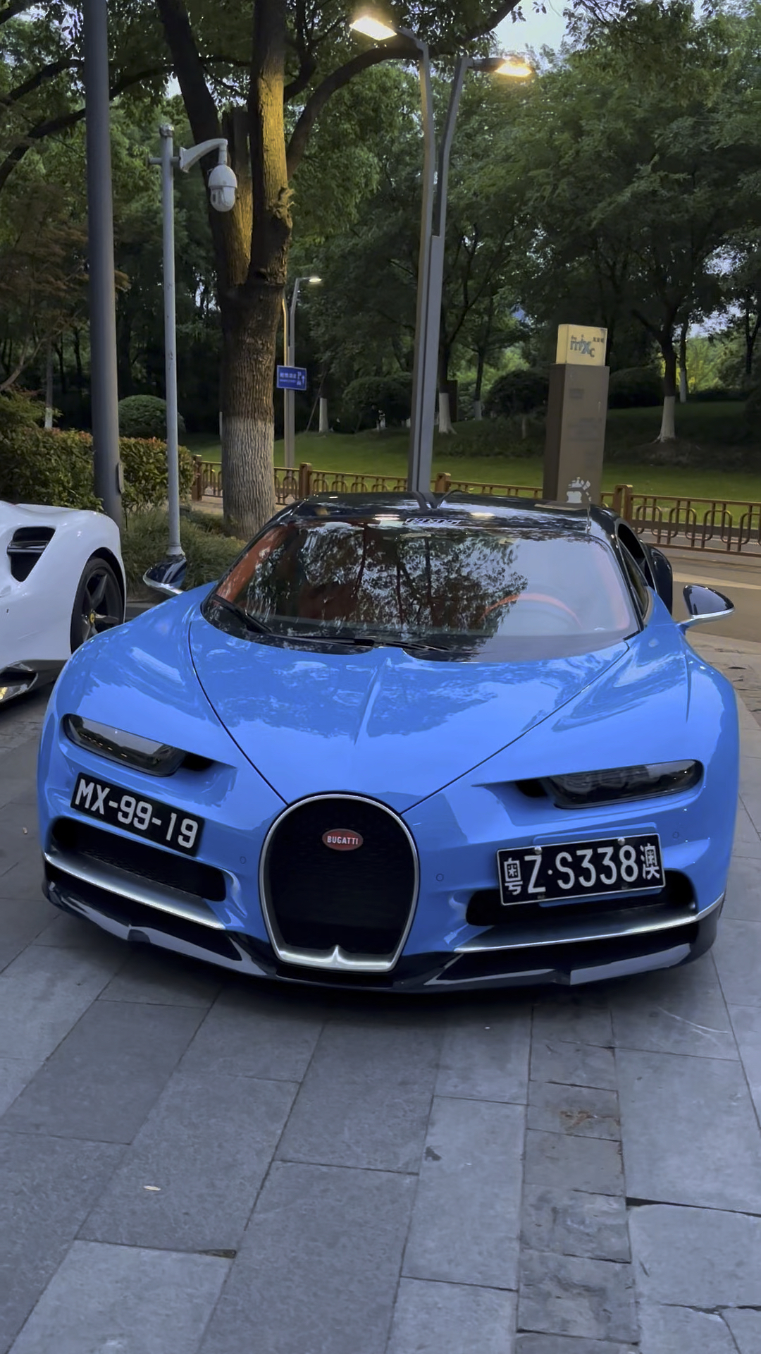 布加迪chiron,把书读烂也达不到的高度!