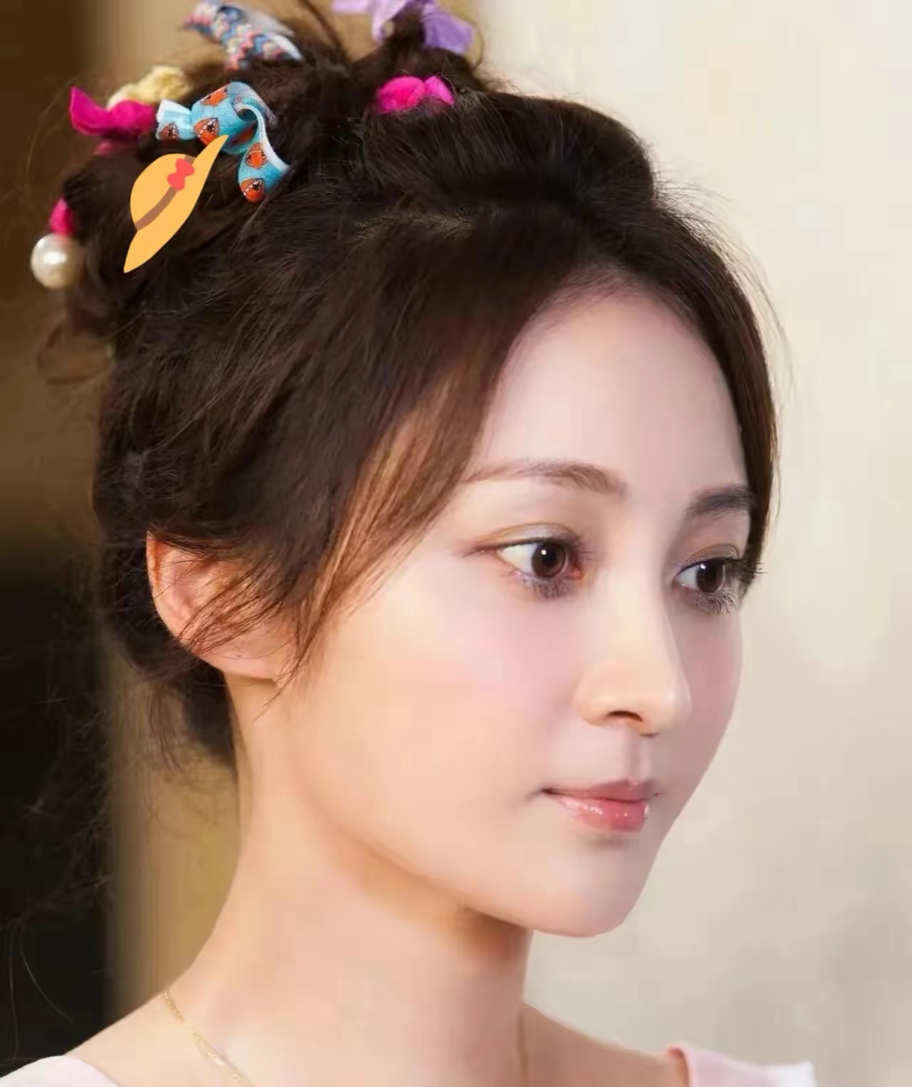 一张模糊的副驾照片为何让文章姚笛的名字在沉寂多年后再次引发