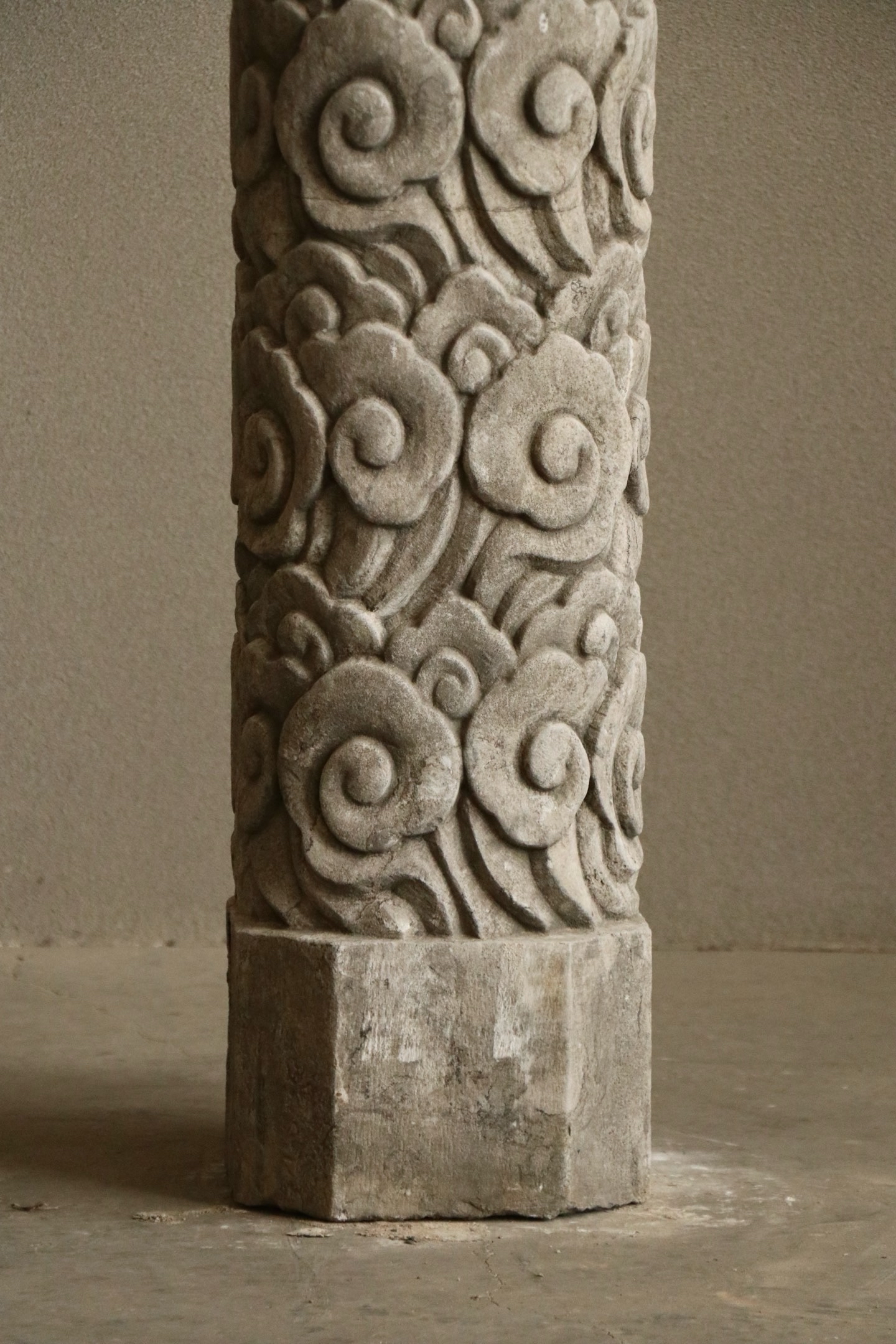 【祥云瑞气|云柱】 青石,高度111厘米,30厘米直径.