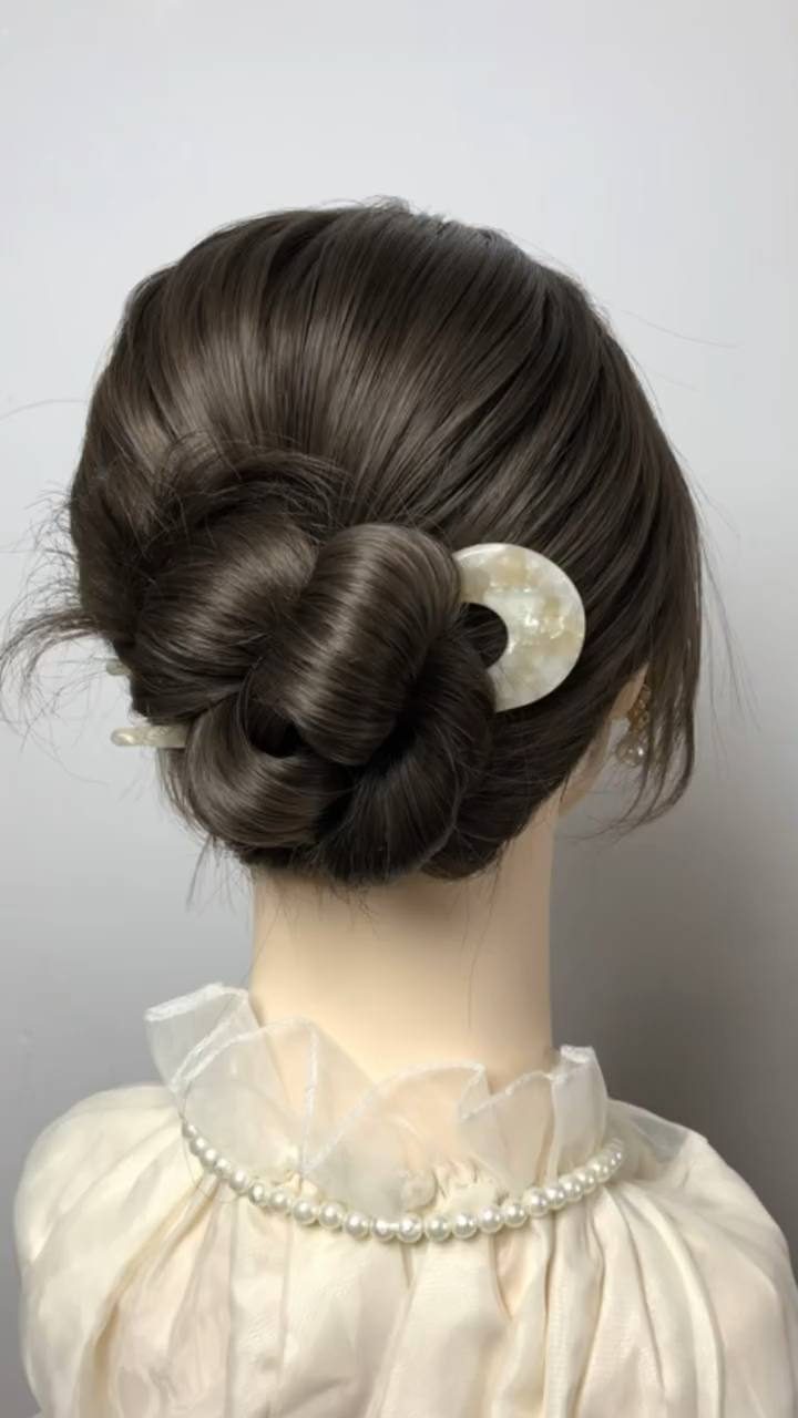 立体花苞盘发教程