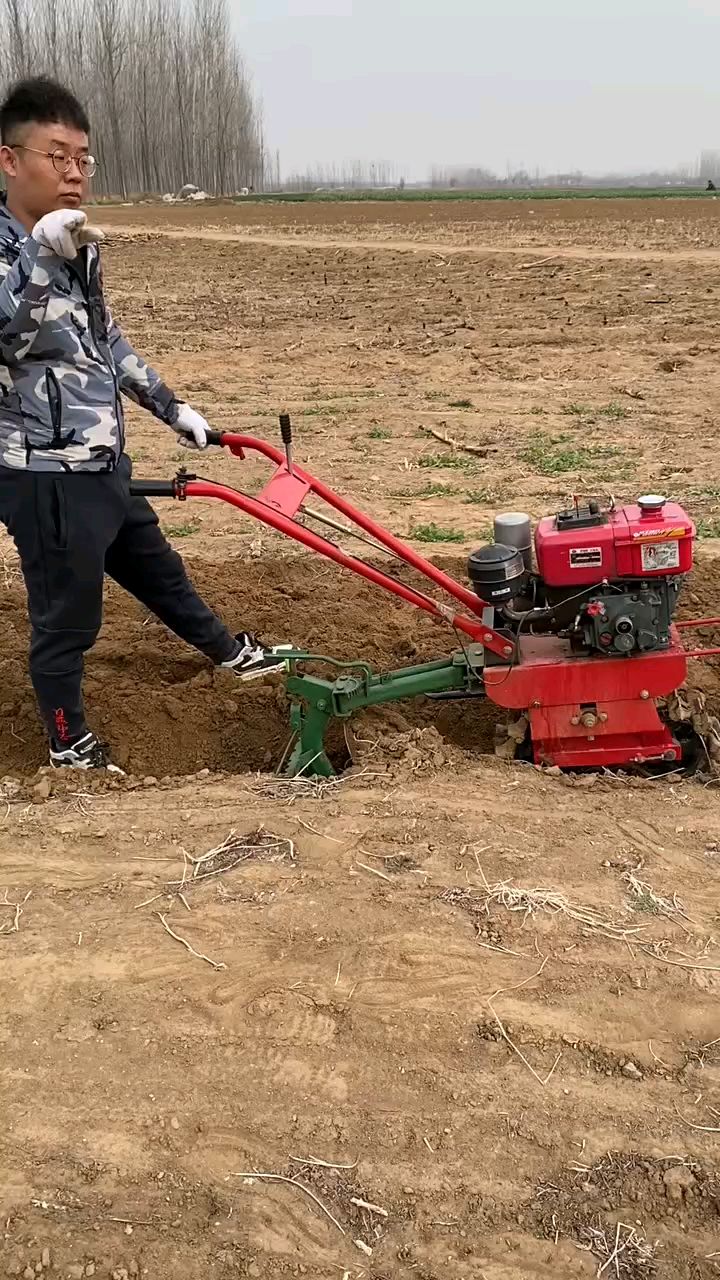 春耕神器小红牛链轨微耕机多功能犁地开沟培土机