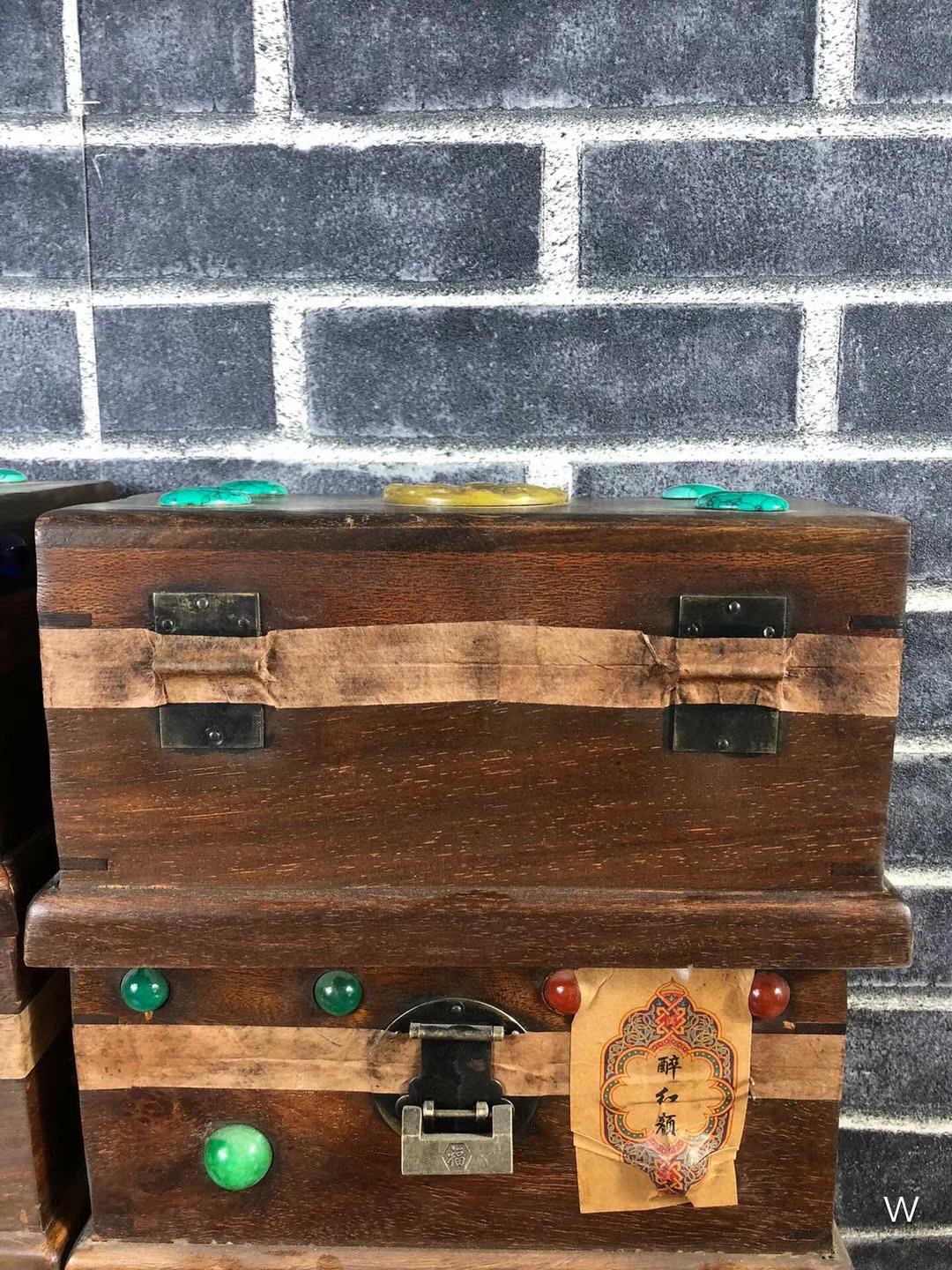 镶宝石花梨木盒醉红颜红茶,保存完好