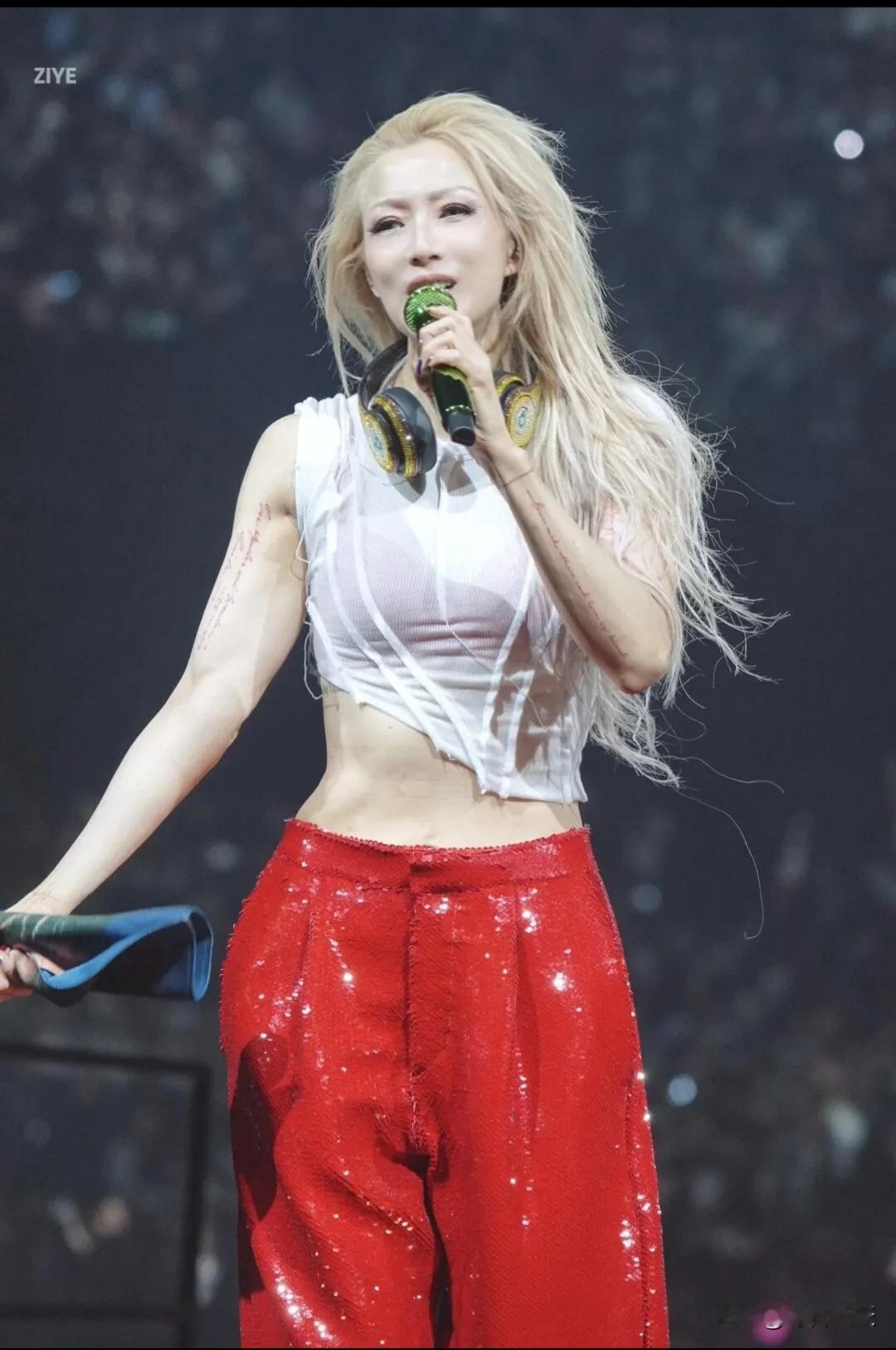 天呐,郑秀文长的这么漂亮啦!都有些不敢相信自己的眼睛了