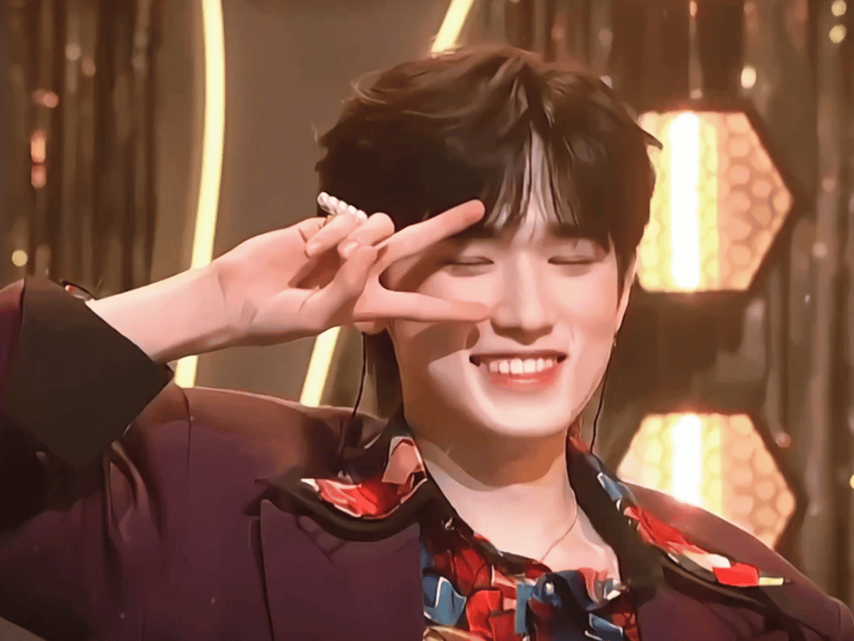 今日小编放上宋亚轩的笑容感染力动态图