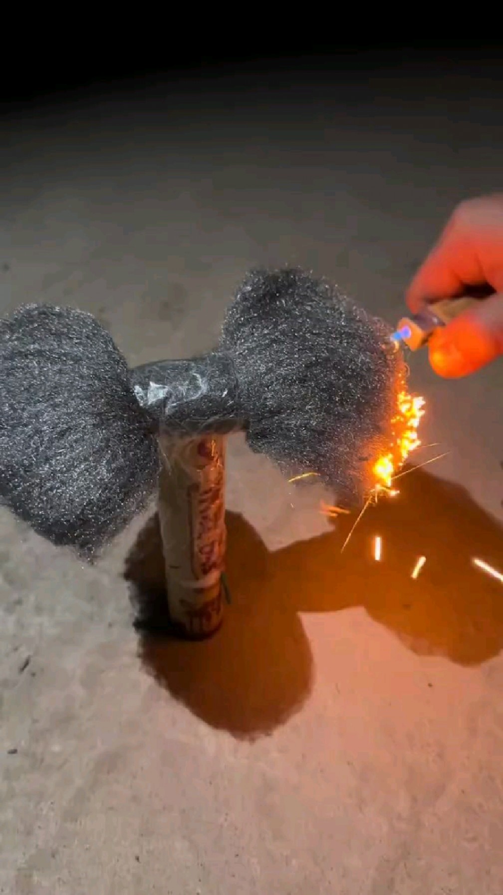 钢丝棉配二踢脚上天,很好玩