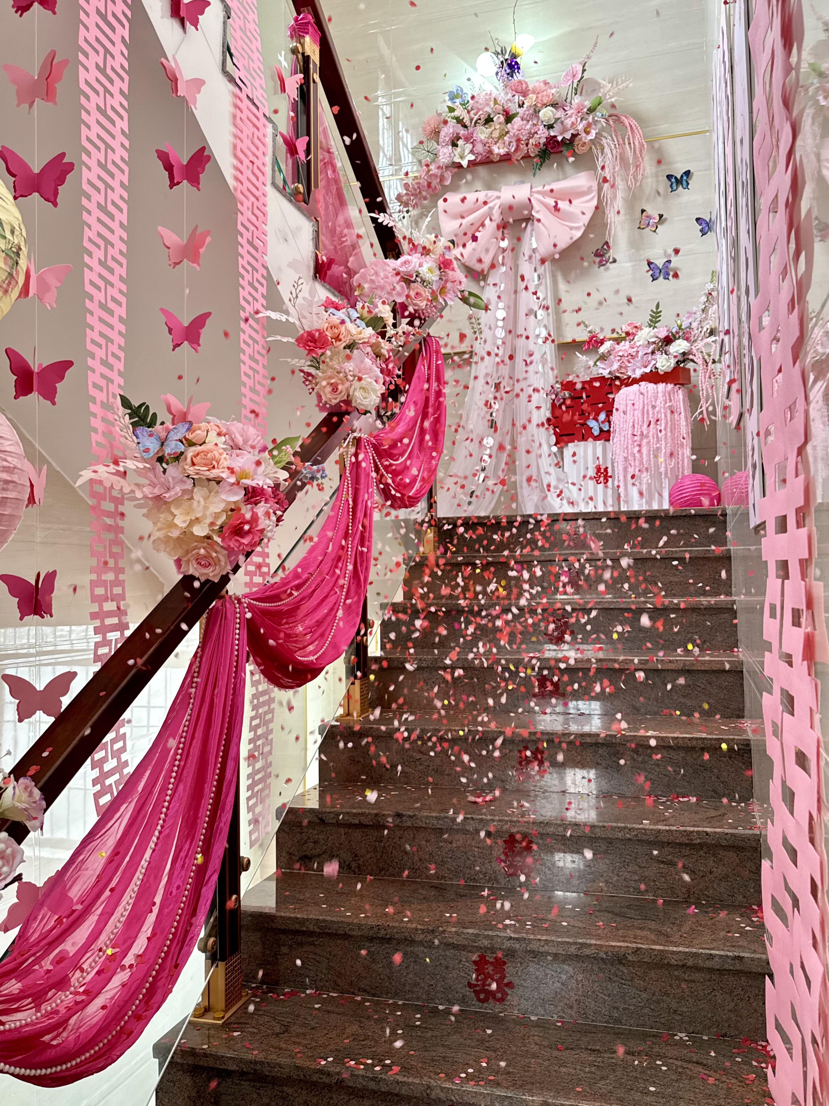 超美的楼梯婚礼布置