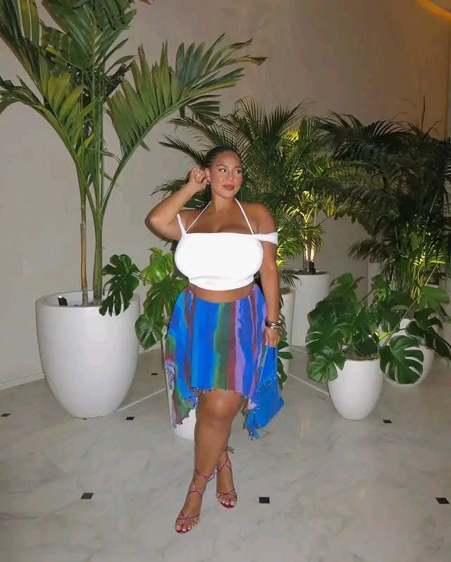 比基尼大码模特,风情万种,身材比例完美