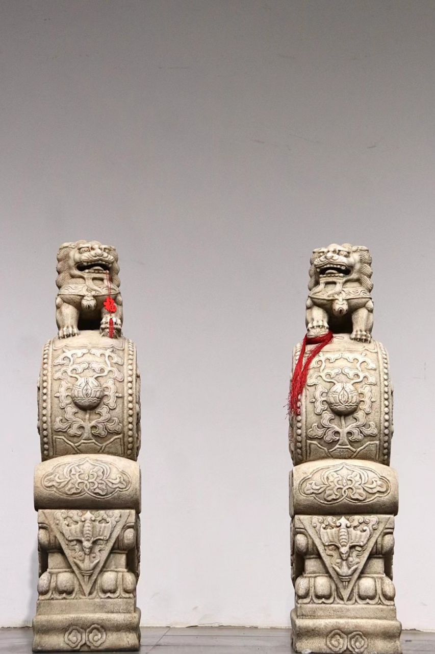 汉白玉,瑞兽抱鼓石墩 尺寸高130米. 宽60.厚33.