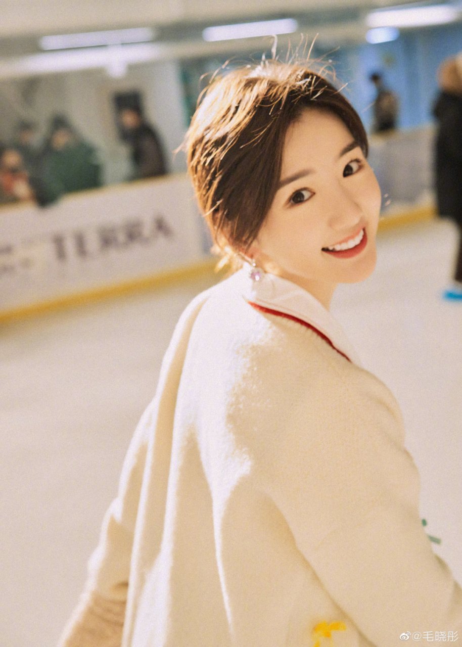毛晓彤高清壁纸头像(二十一)[比心]