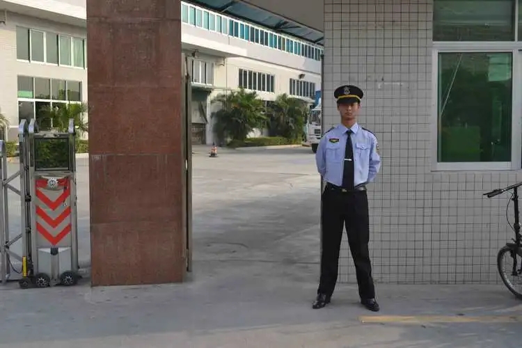 深圳往事:龍華公園內修車女孩好開放,觀瀾工廠美女業務員套路深