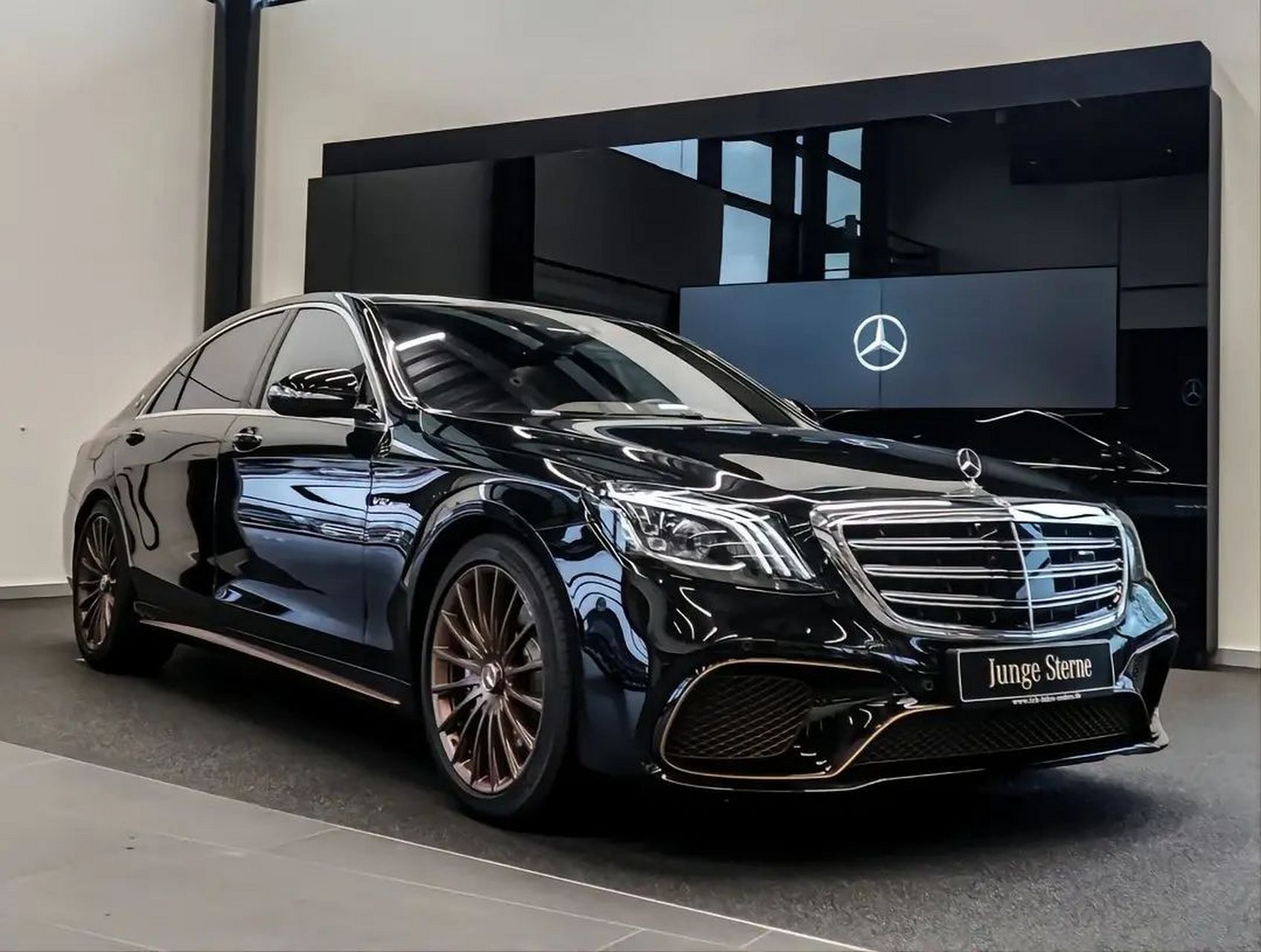 w222 s65amg 6.0t v12 630匹马力 1000扭矩 零百4.