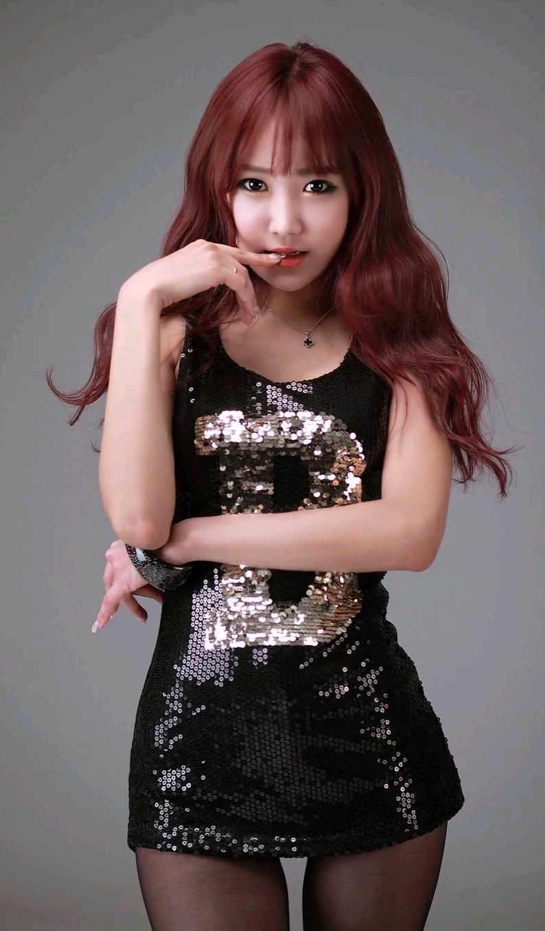 韩国美女赵仁英