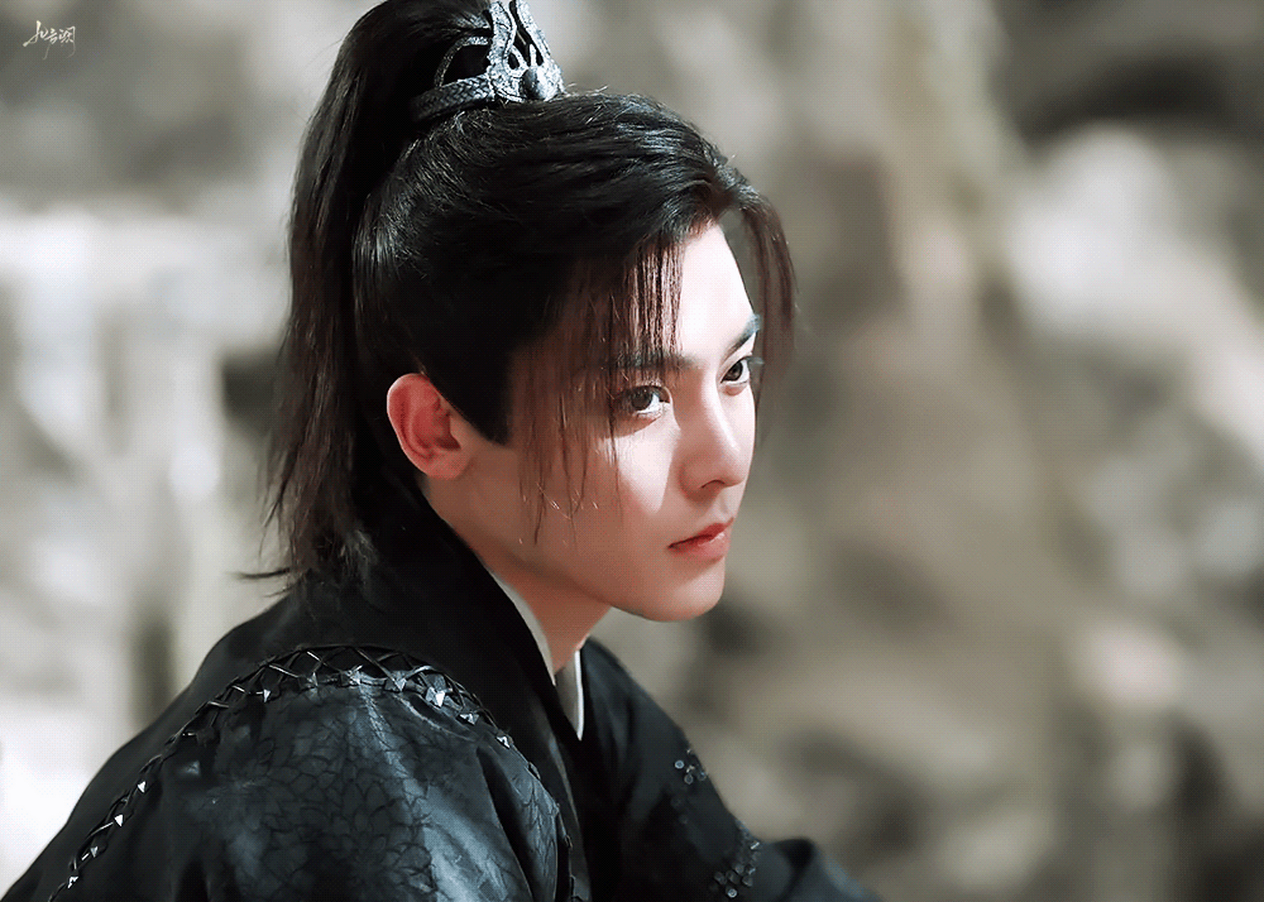 影视#  侯明昊饰演的灵龙天耀,真的帅惨了,谁