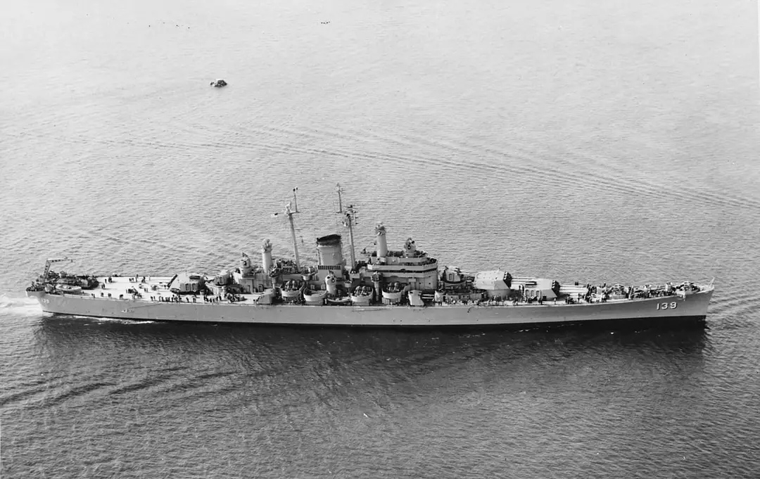 舰船欣赏:美国海军 得梅因级重巡洋舰