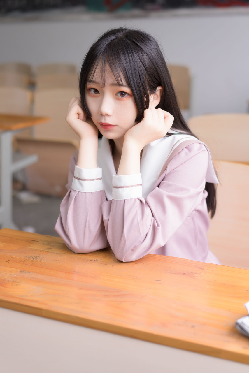 粉色jk 制服小姐姐校园写真