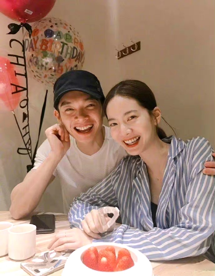 网友发现炎亚纶强吻过辰亦儒的老婆曾之乔,曾之乔的立场也有问题